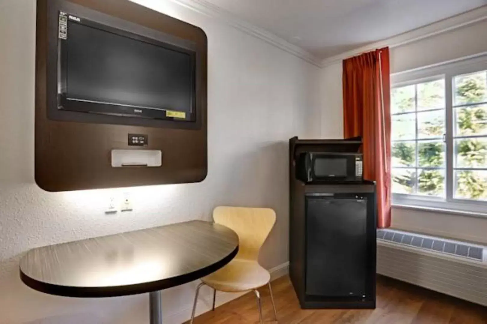 TV/Entertainment Center in Motel 6-Auburn, CA