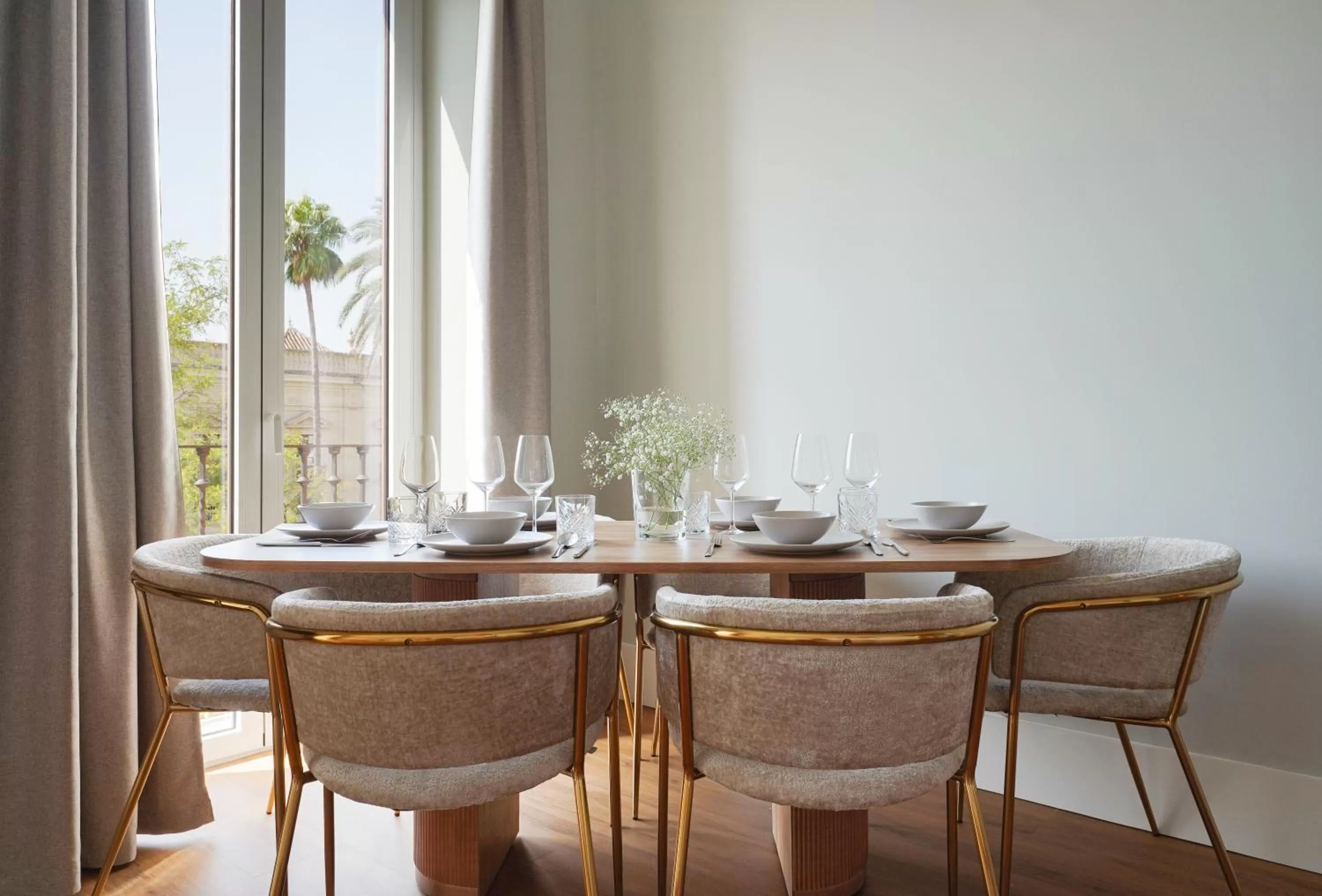 Dining area in Numa Seville Prestigio