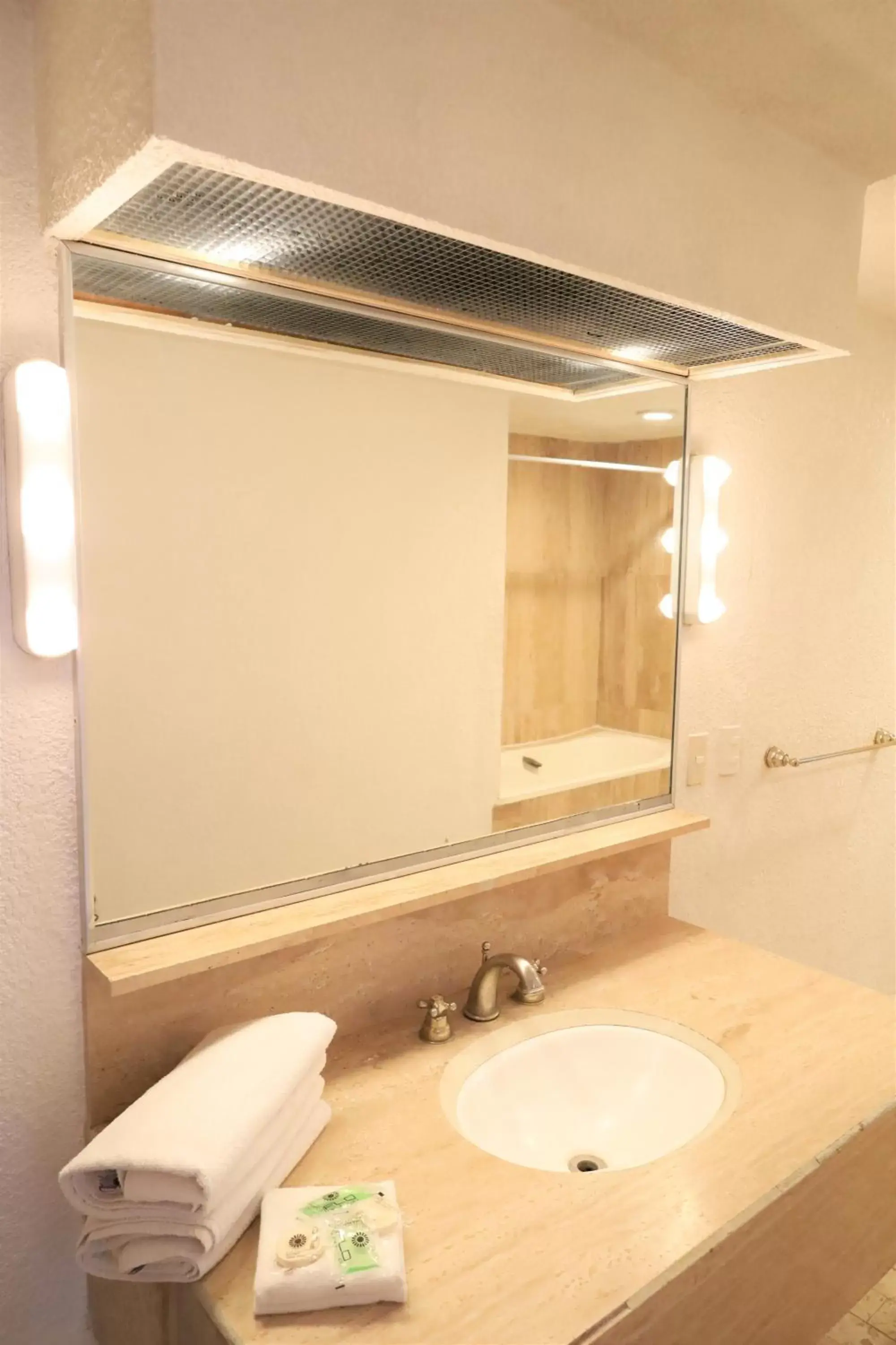 Toilet, Bathroom in Hotel Grand Vista Cuernavaca