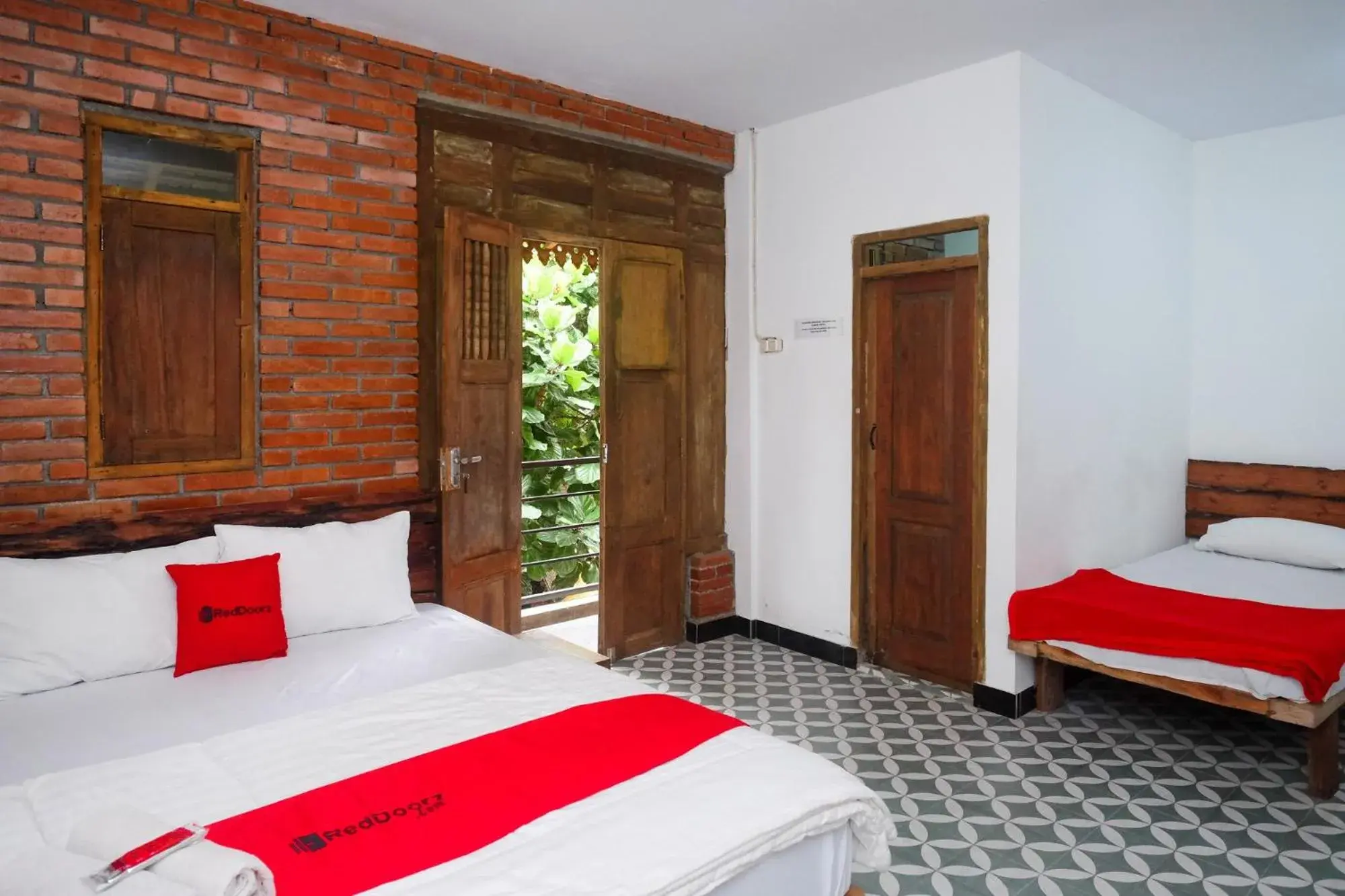 Bed in RedDoorz Syariah near Akmil Magelang