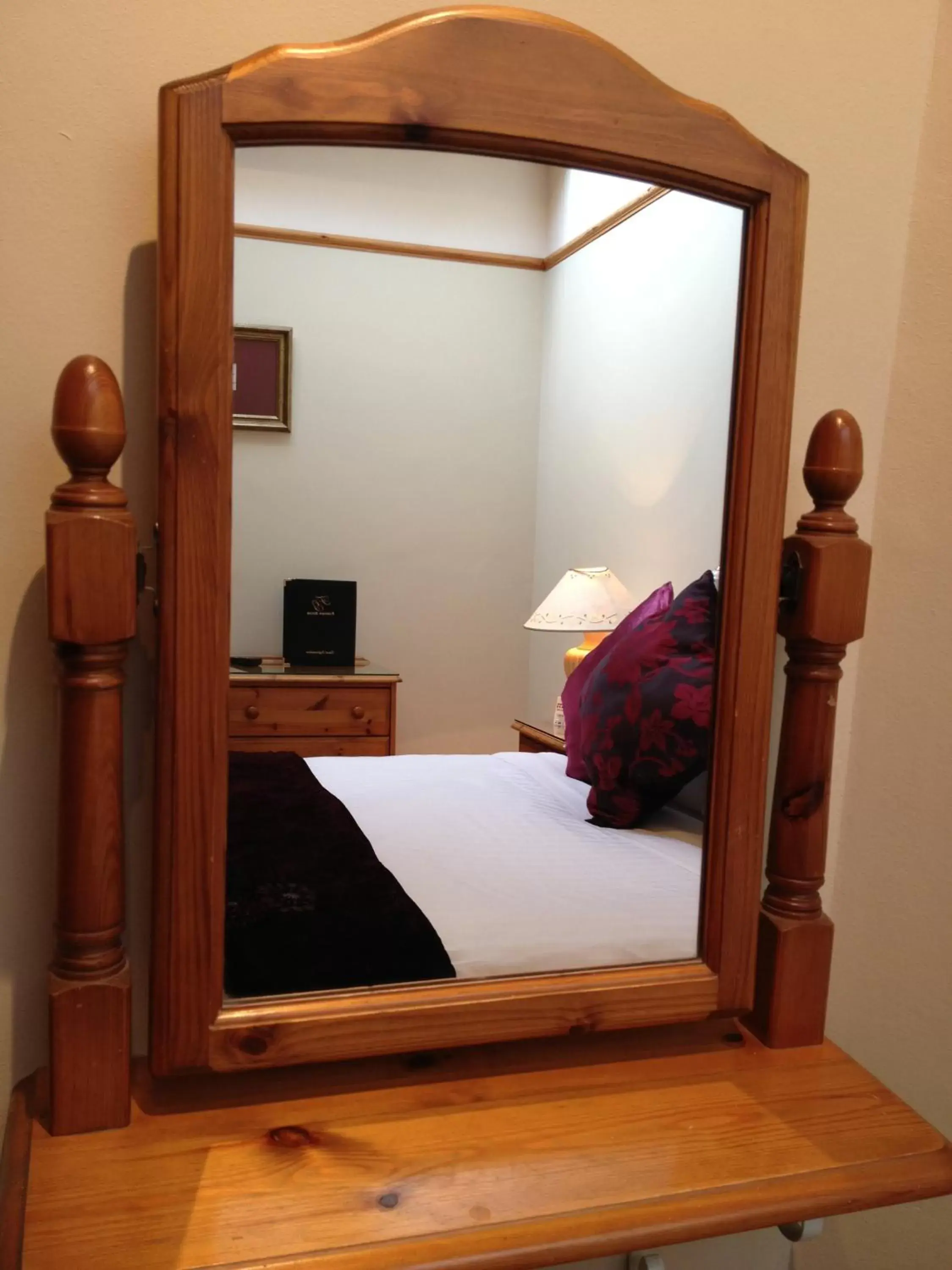 Decorative detail, Bed in Copper Kettle B&B