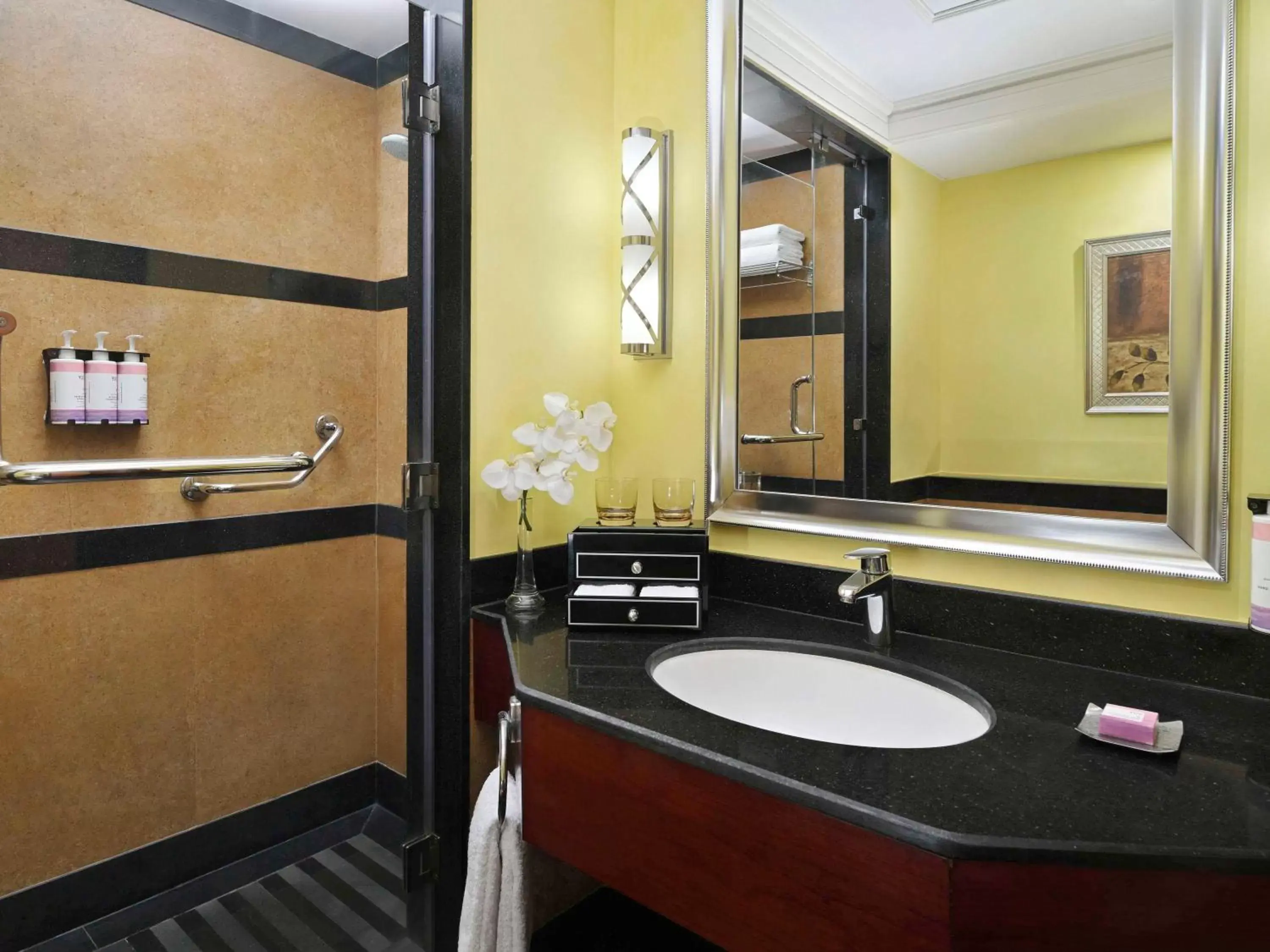 Bathroom in Mövenpick Hotel City Star Jeddah