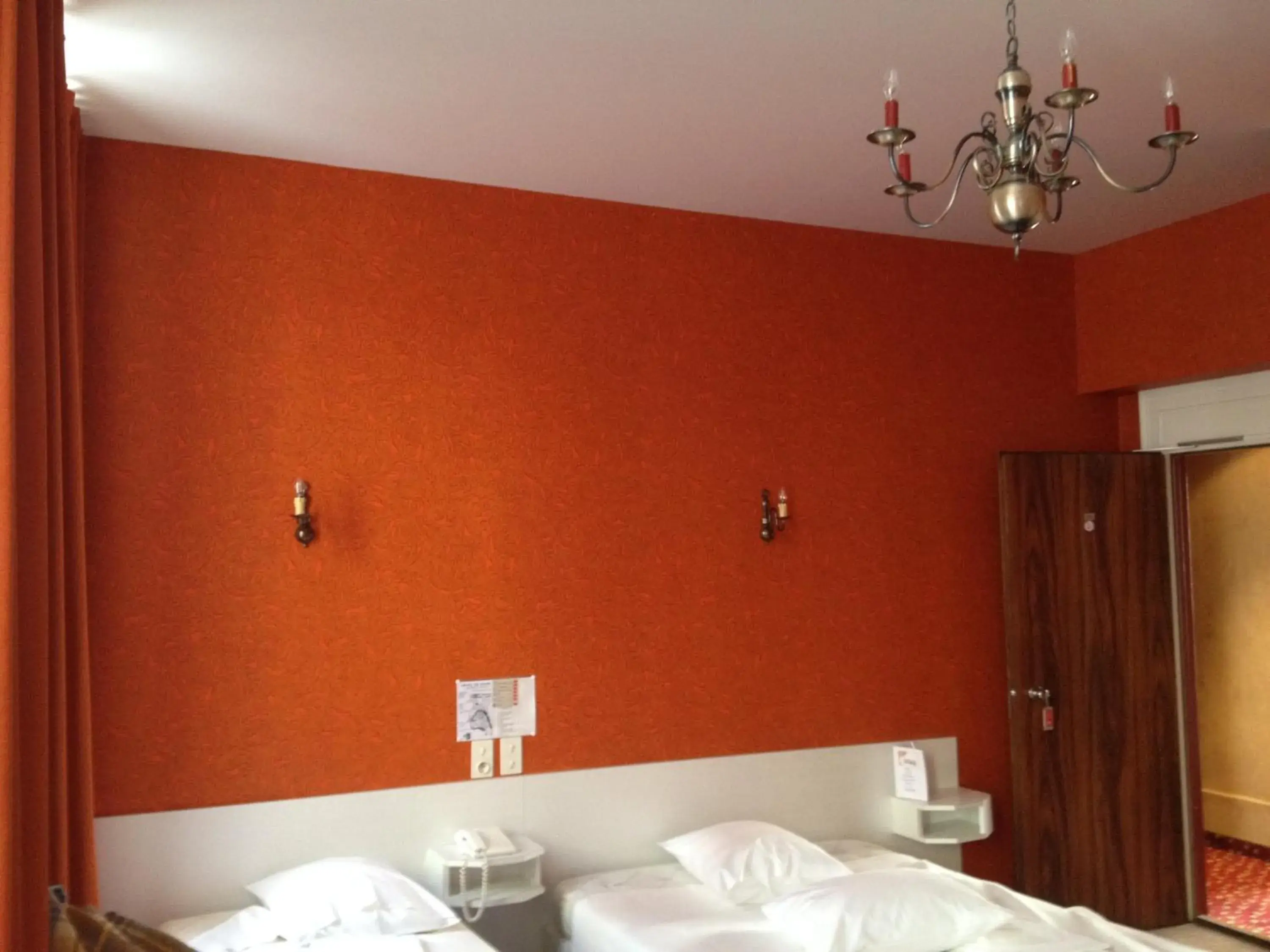 Bedroom, Bathroom in Hotel Du Nord