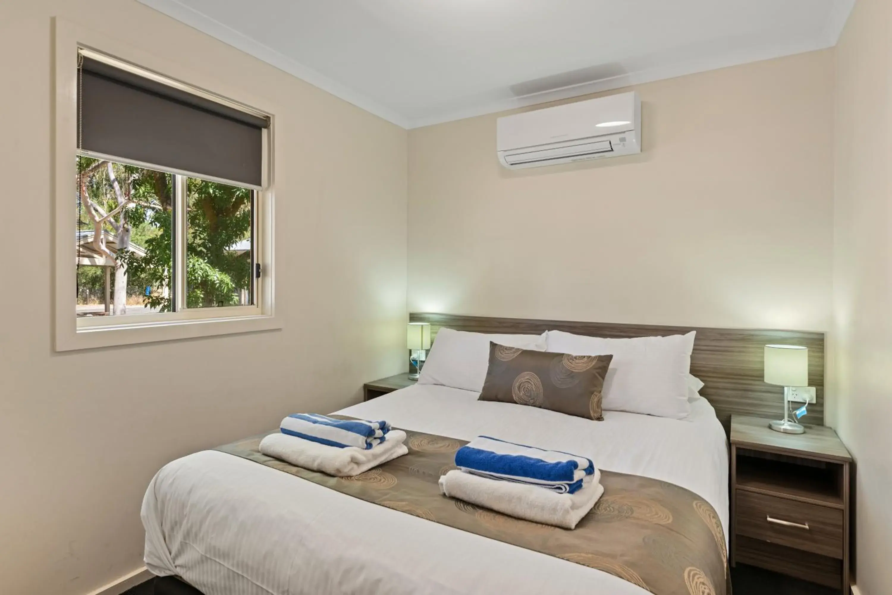 Bedroom, Bed in Discovery Parks - Barossa Valley