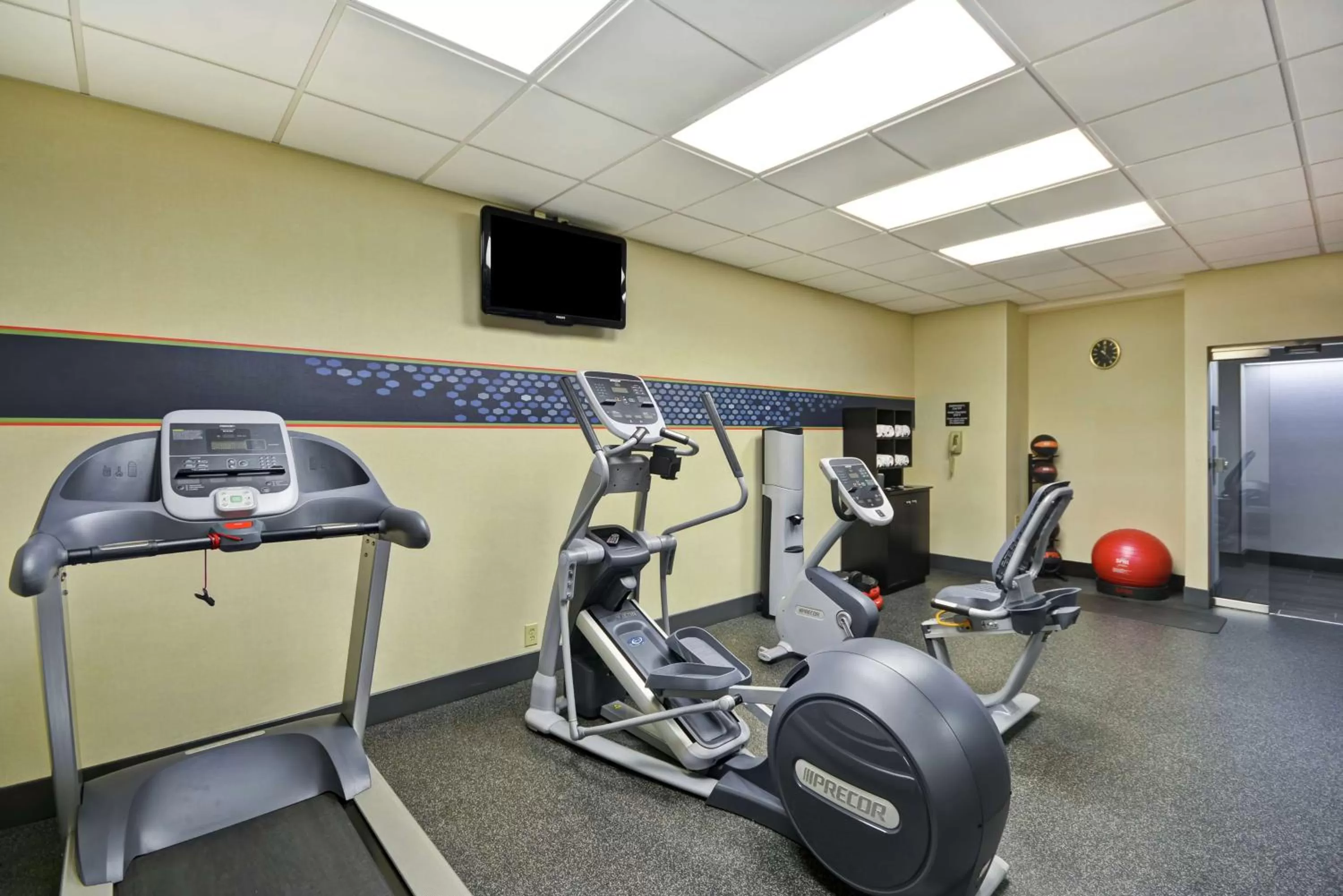 Fitness centre/facilities in Hampton Inn Auburn