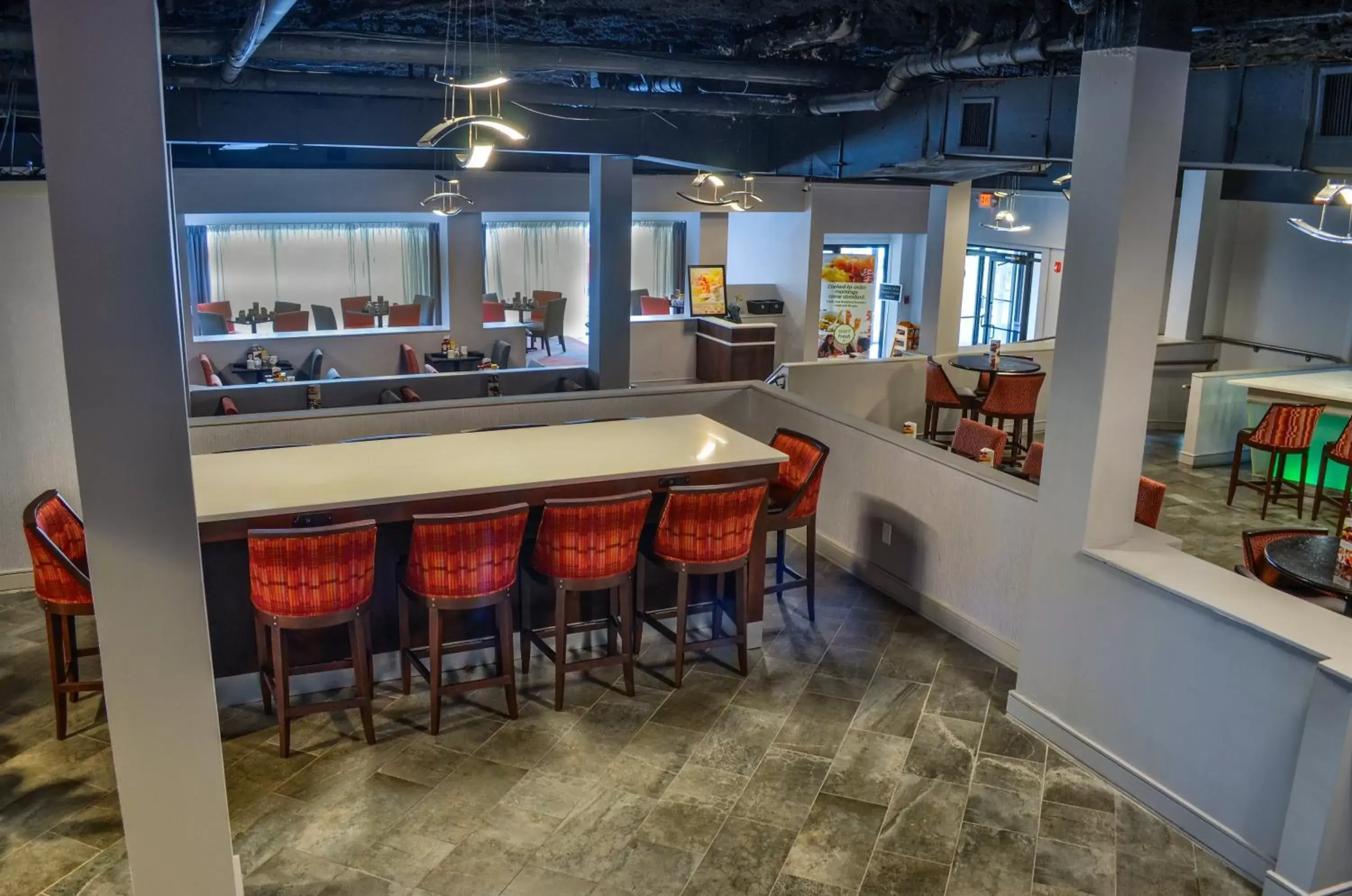 Restaurant/places to eat, Lounge/Bar in Holiday Inn Mobile West I-10, an IHG Hotel