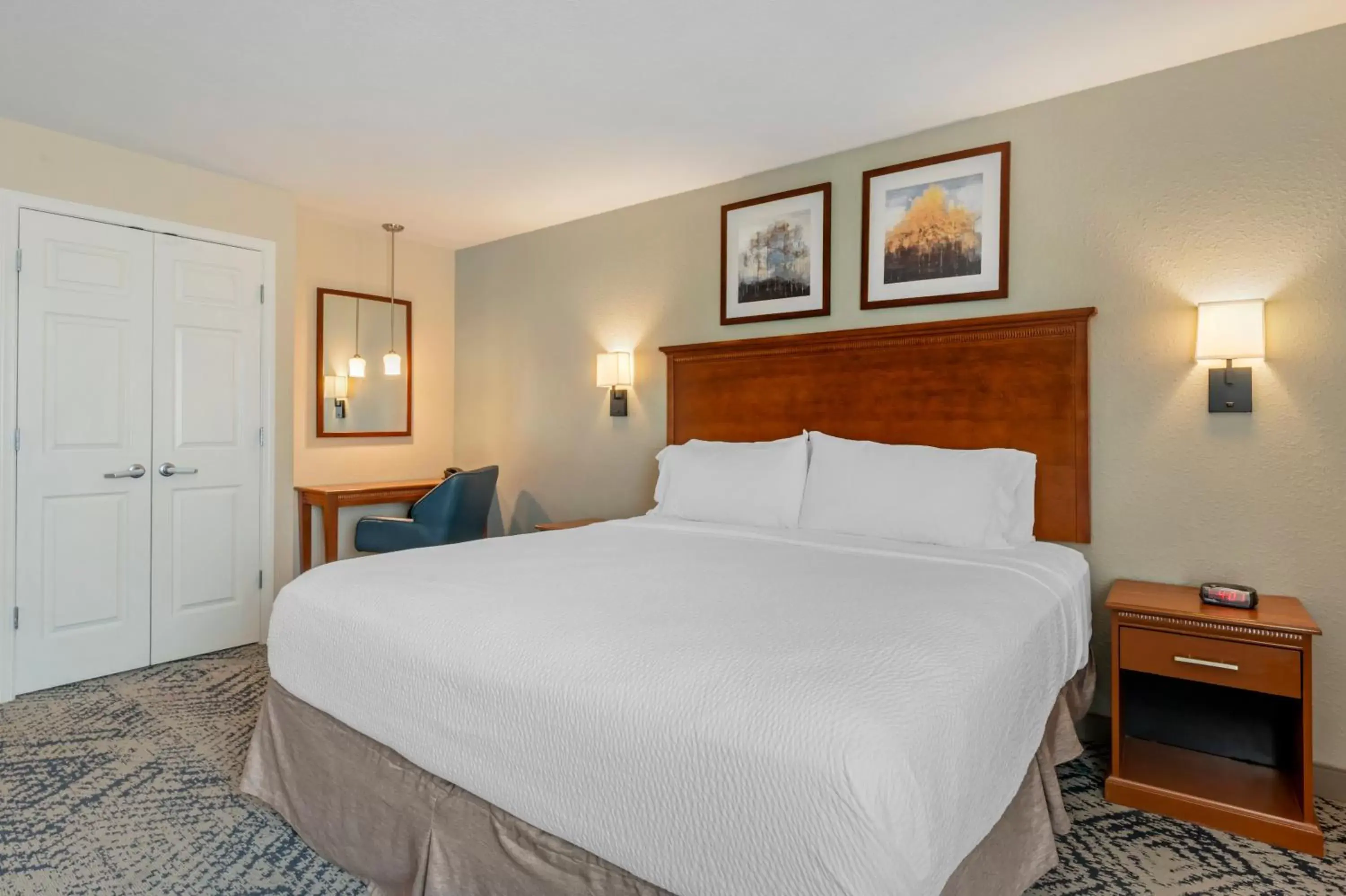 Bedroom, Bed in Candlewood Suites Indianapolis East by IHG Bedroom, Bed in Candlewood Suites Indianapolis East by IHG