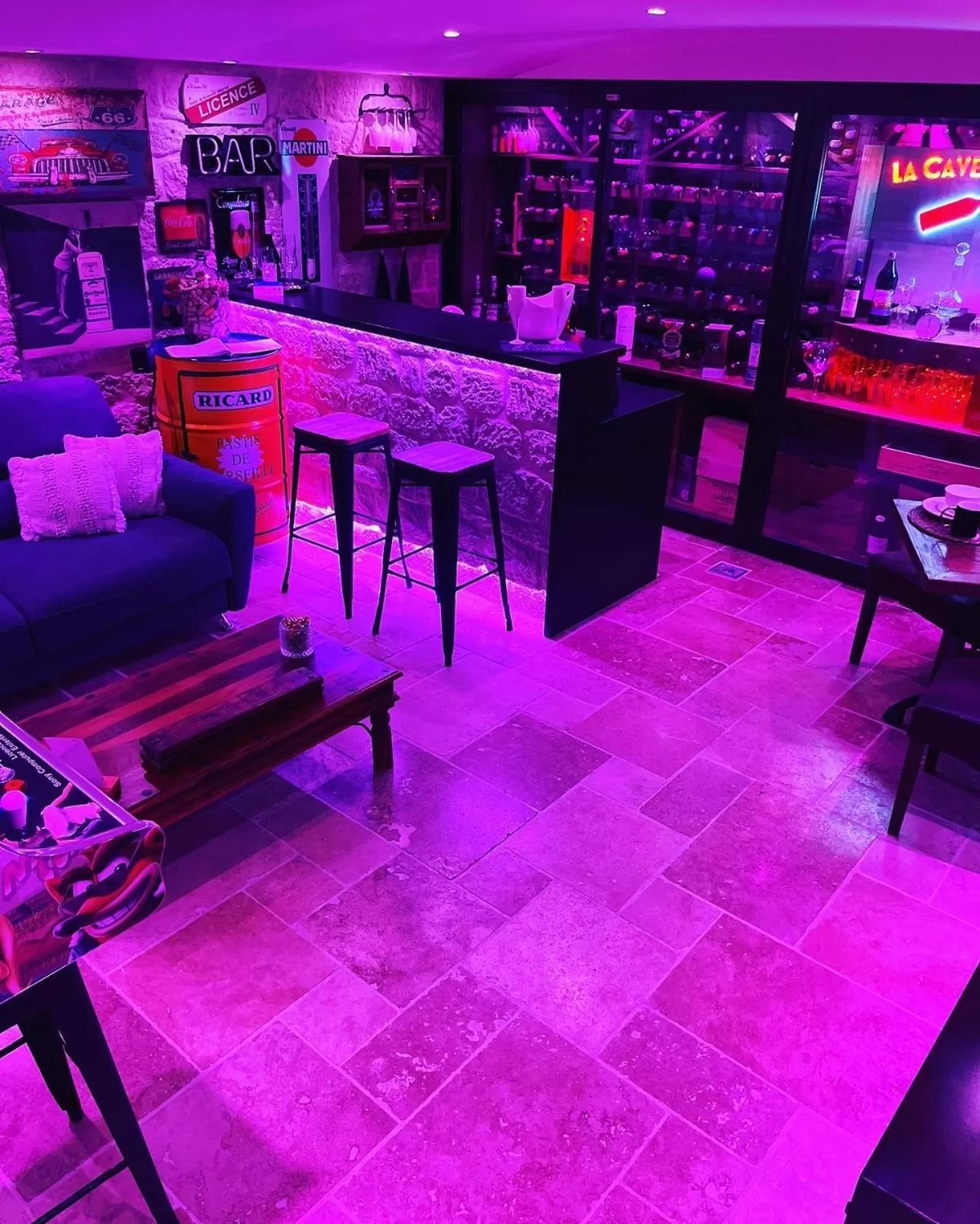 Seating area, Lounge/Bar in SUITE 785 Chambre d hôtes Jacuzzi Cave indépendante