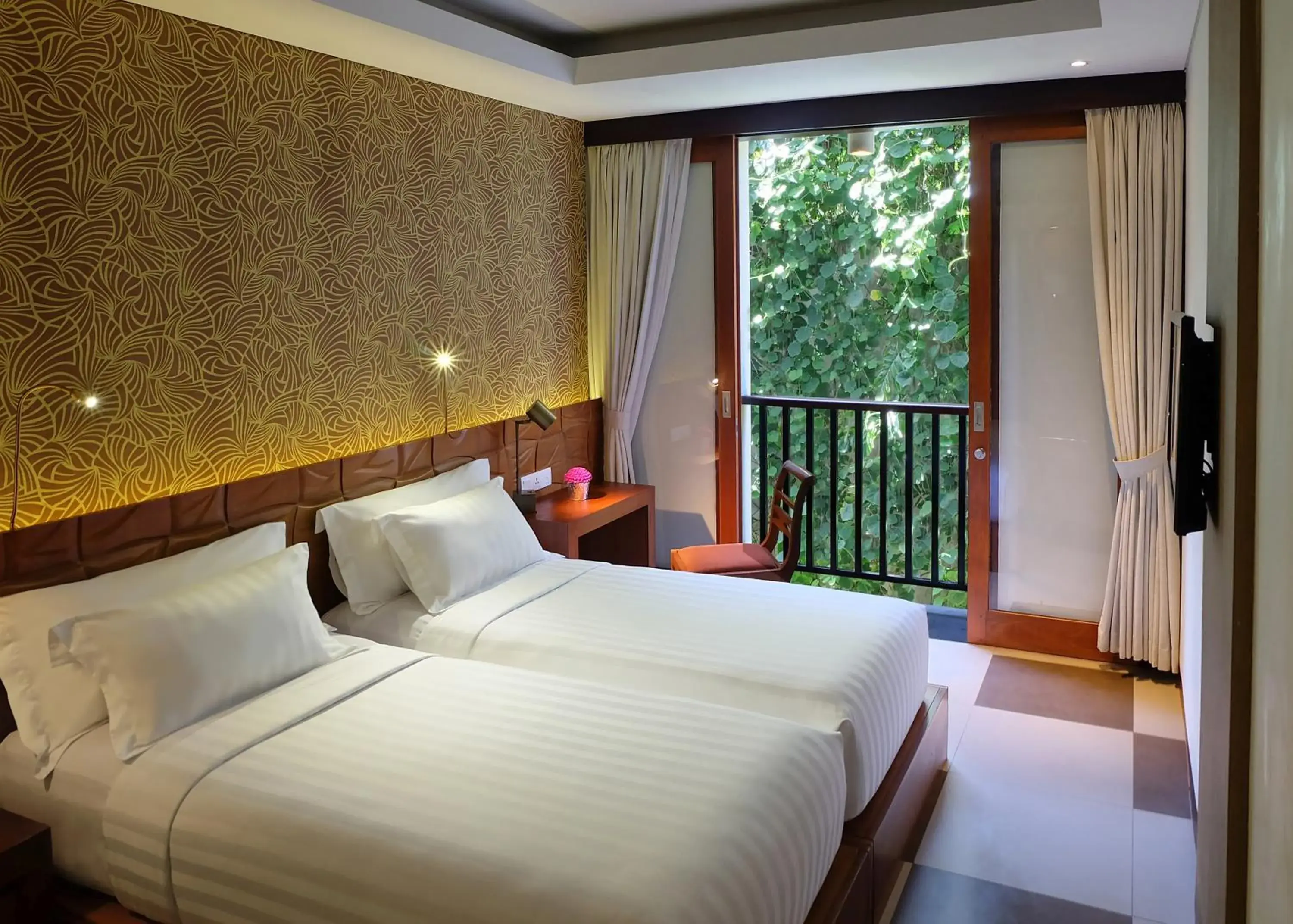 Bedroom, Bed in Sun Island Hotel & Spa Legian