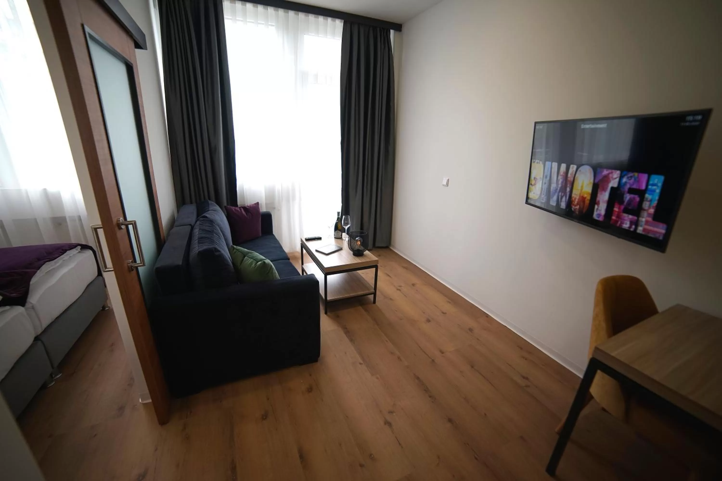 TV and multimedia in DIWOTEL by Trip Inn Frankfurt Airport Dreieich