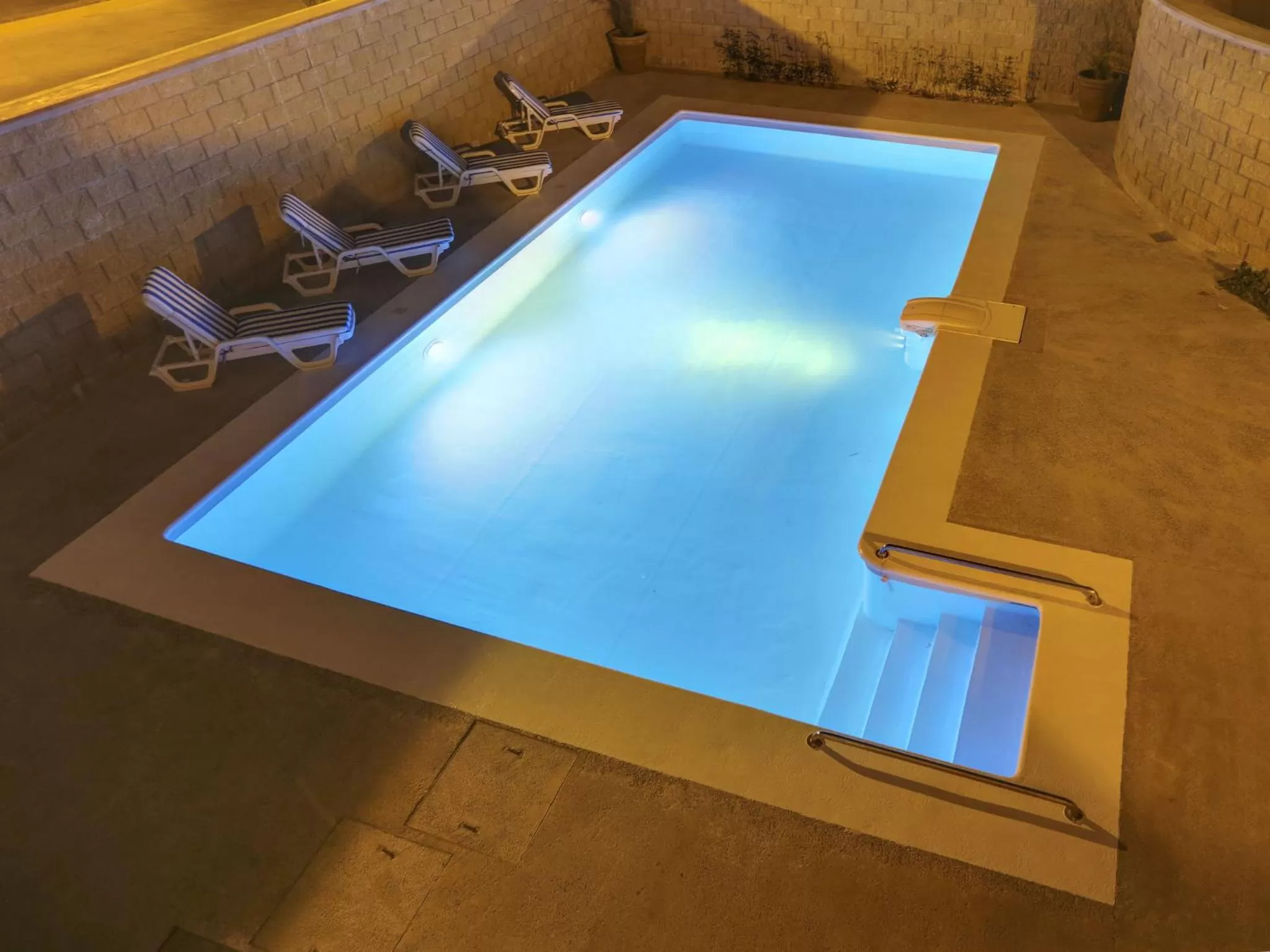 Swimming pool in City Express by Marriott Salina Cruz