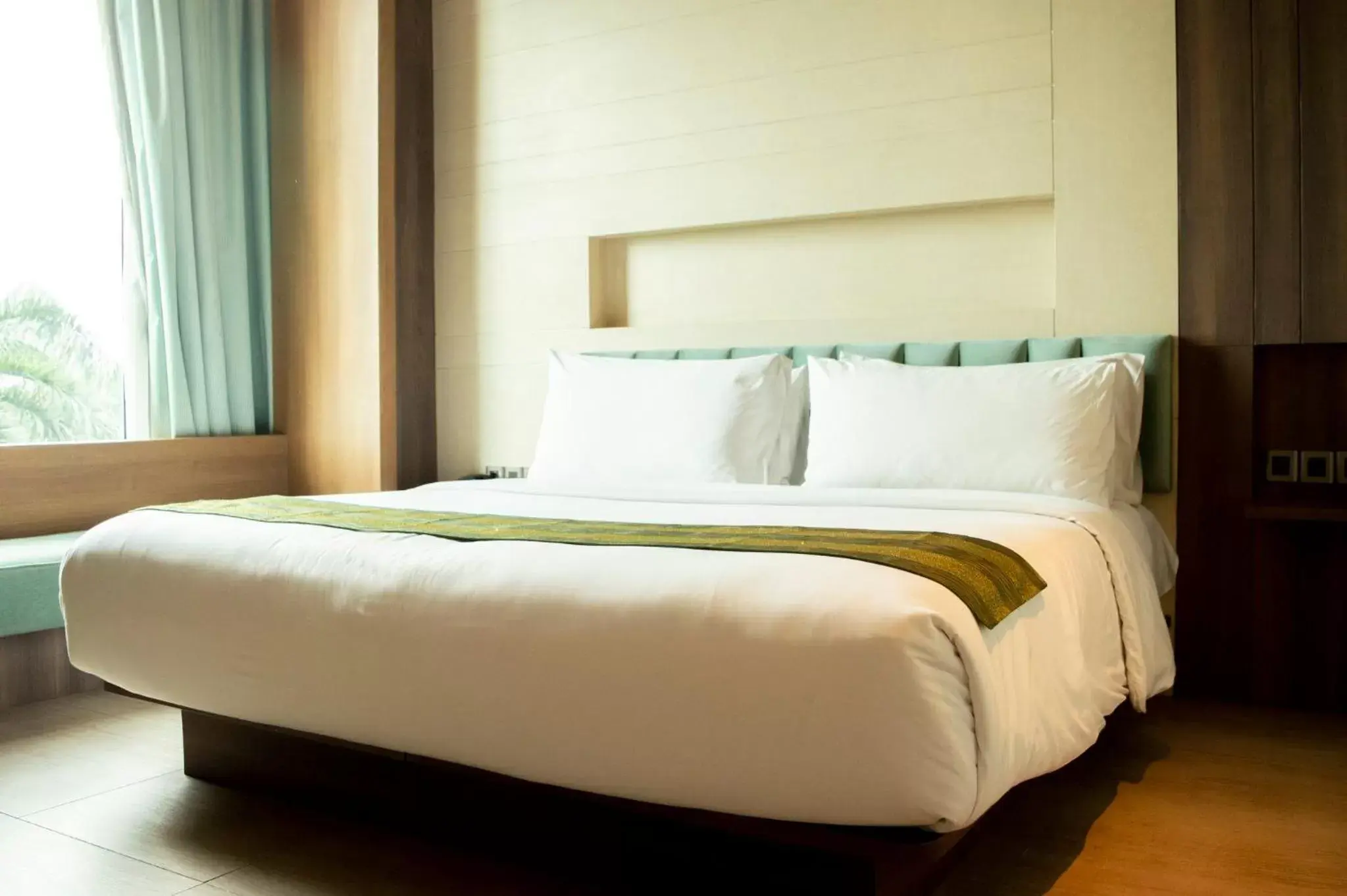 Photo of the whole room, Bed in Holiday Inn Cikarang Jababeka, an IHG Hotel