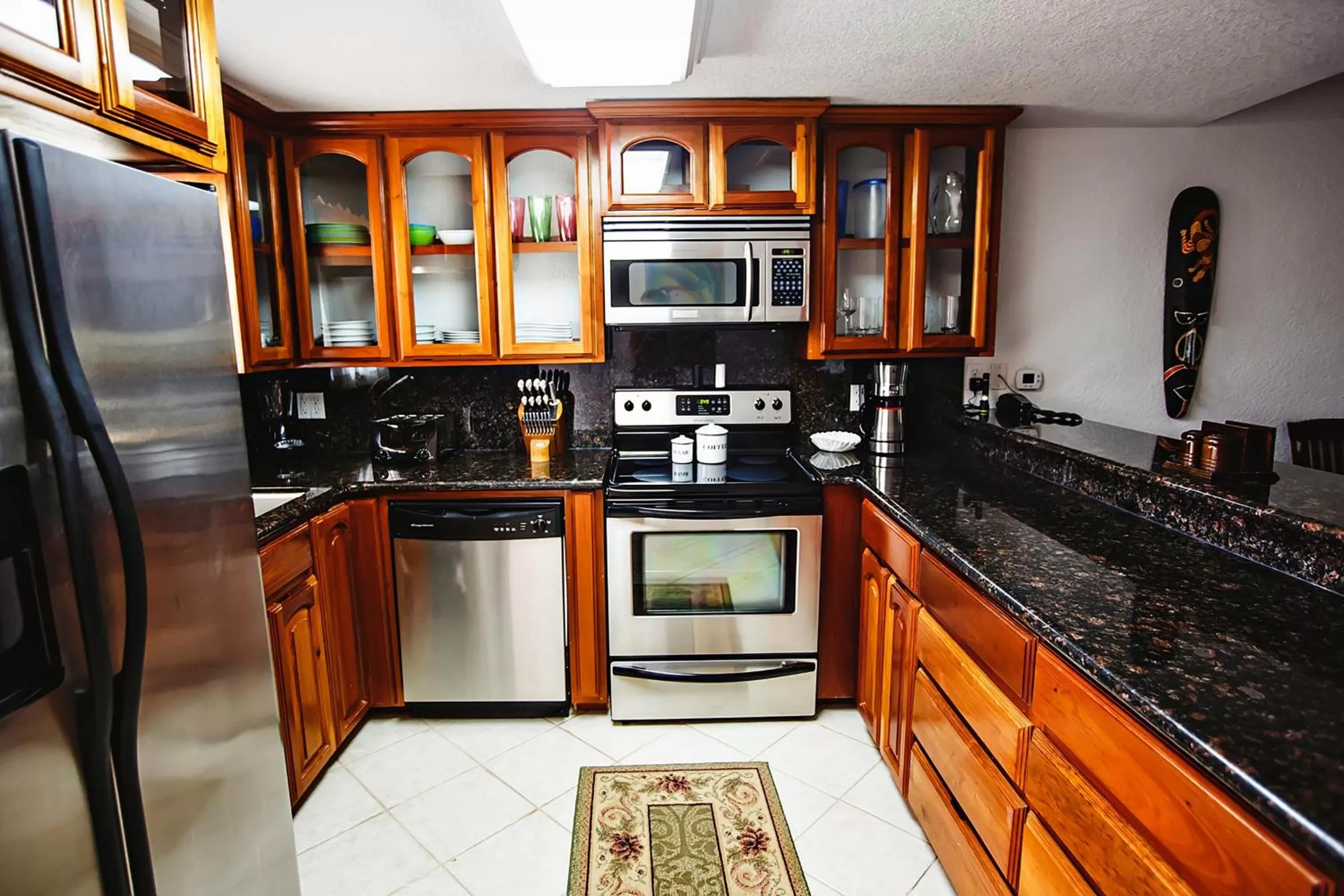 Kitchen or kitchenette in Pelican Reef Villas Resort