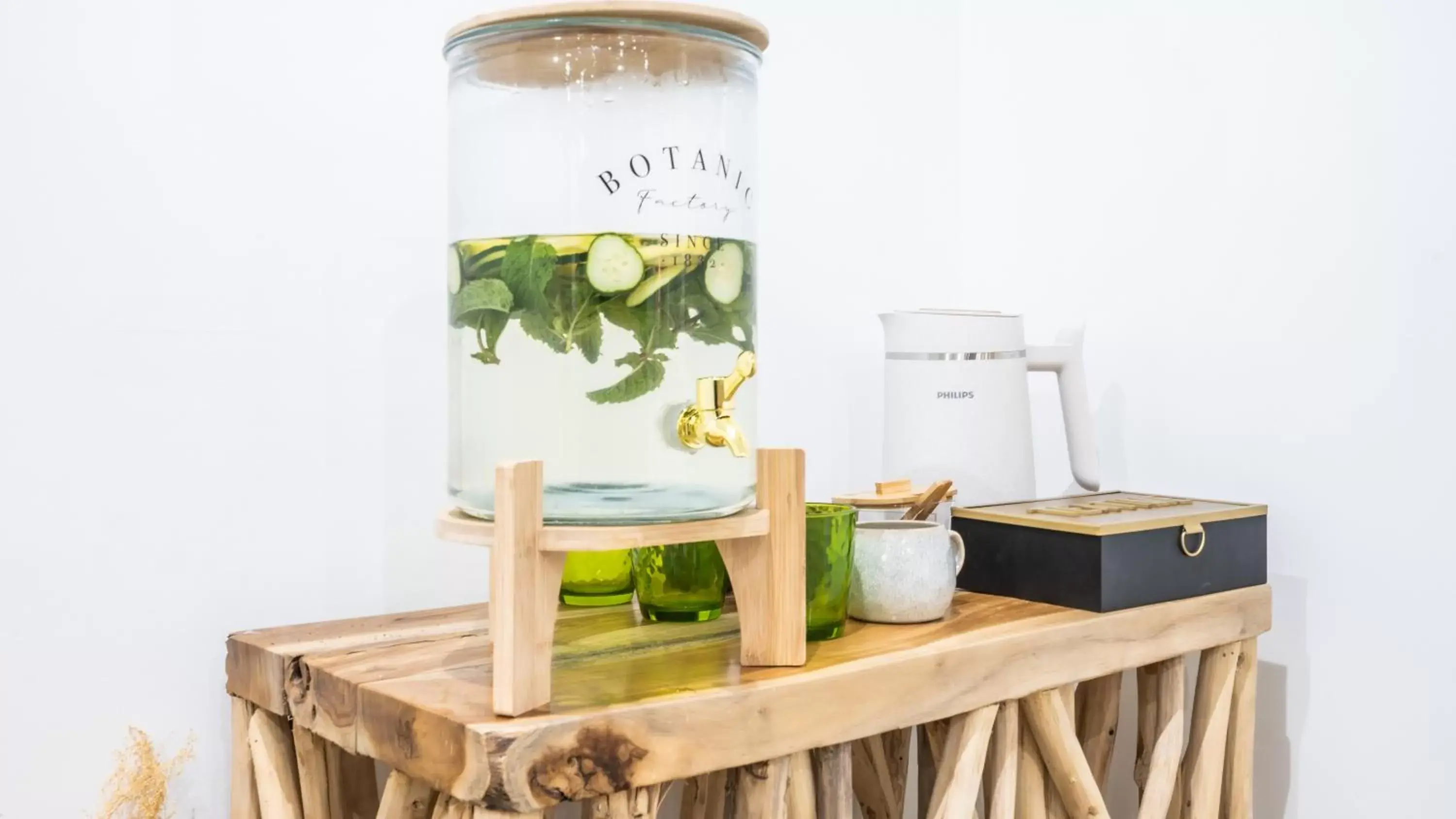 Food and drinks in Hotel Ecolife Tenerife Food and drinks in Hotel Ecolife Tenerife