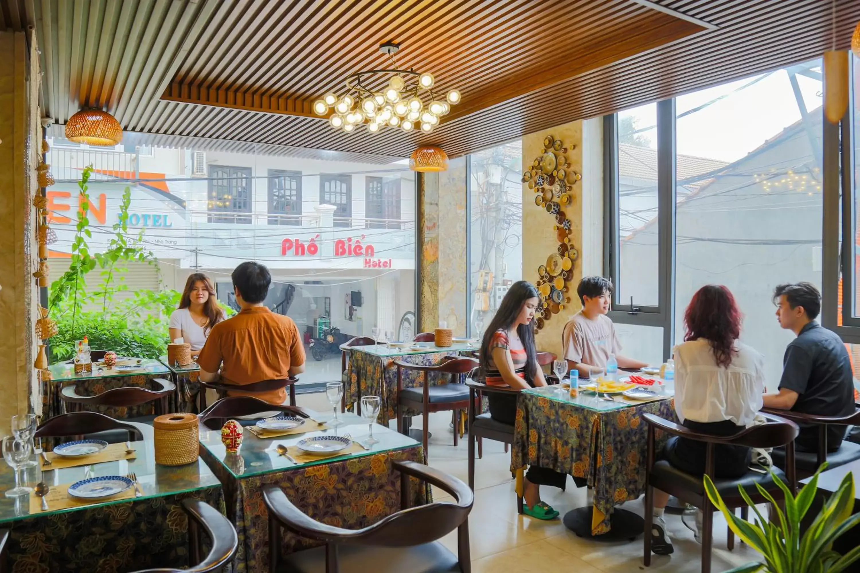 Restaurant/places to eat in Azura Gold Hotel & Apartment Restaurant/places to eat in Azura Gold Hotel & Apartment