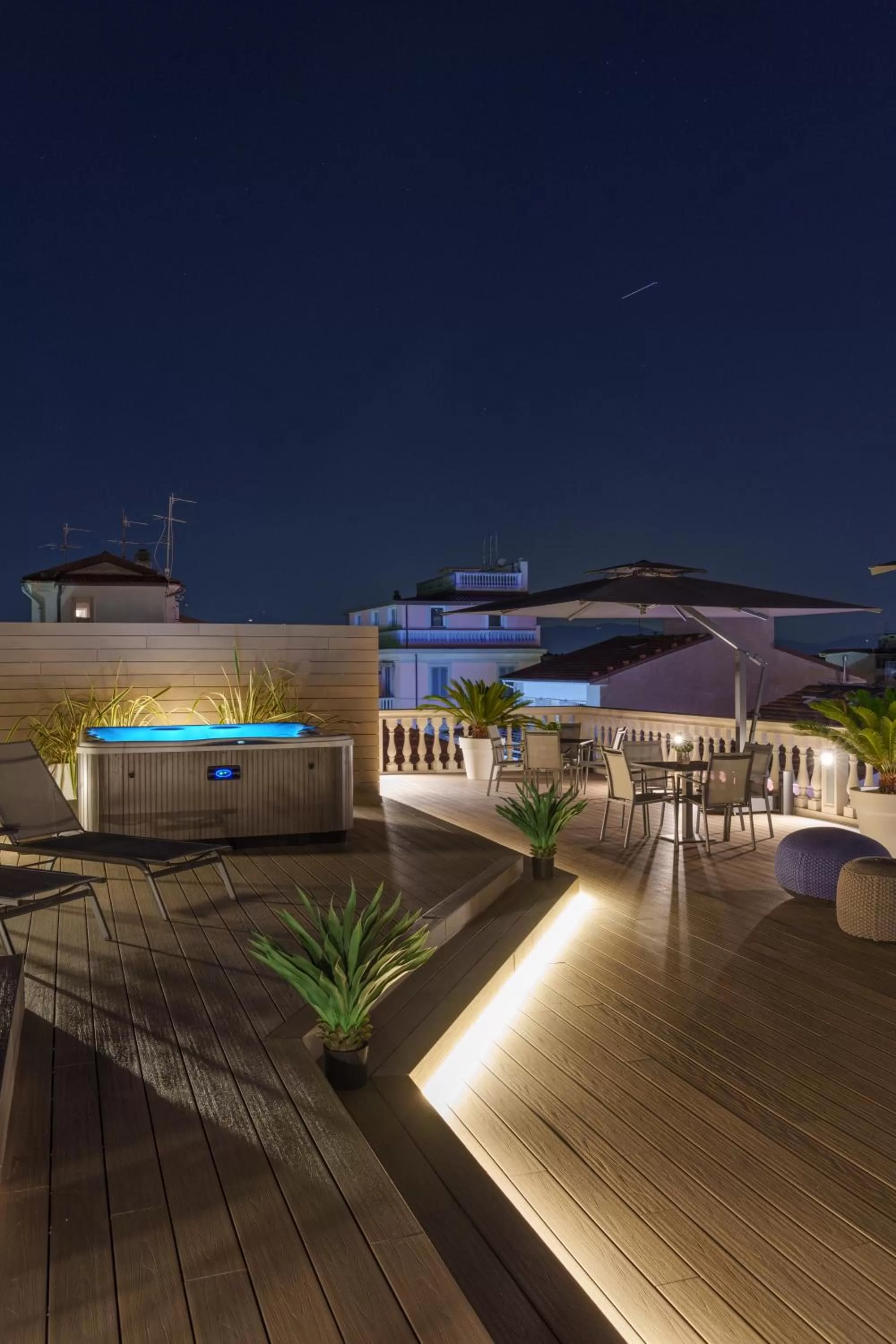 Hot Tub in Vi Suites