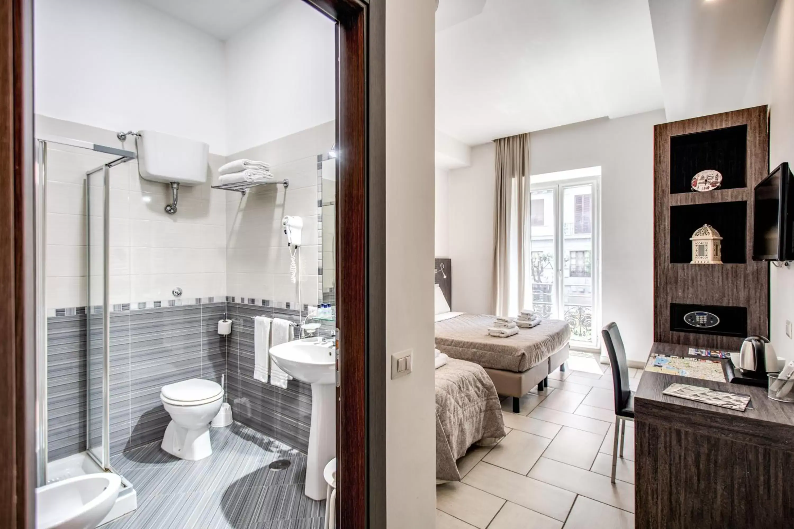 Bathroom in Napoli Suite