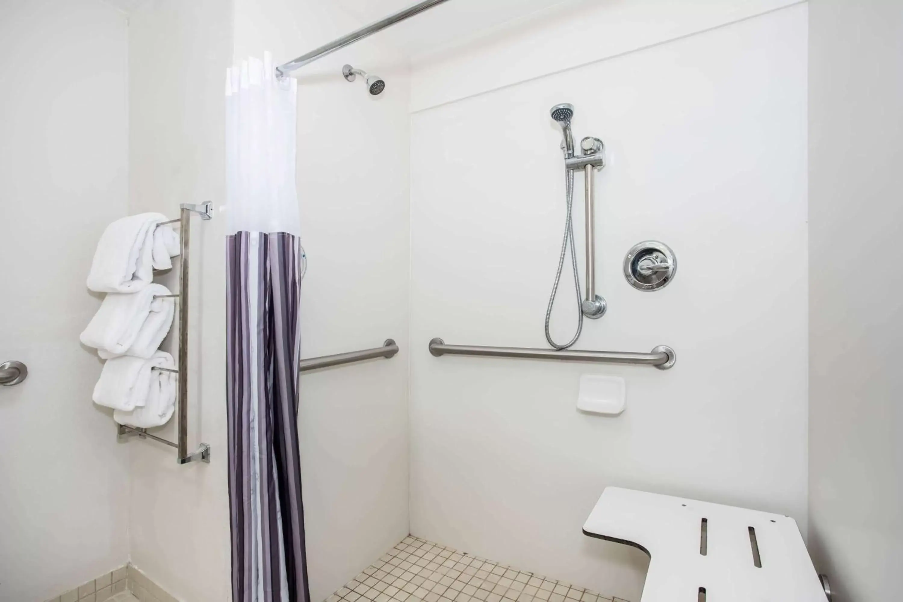 Shower, Bathroom in La Quinta by Wyndham Melbourne Viera