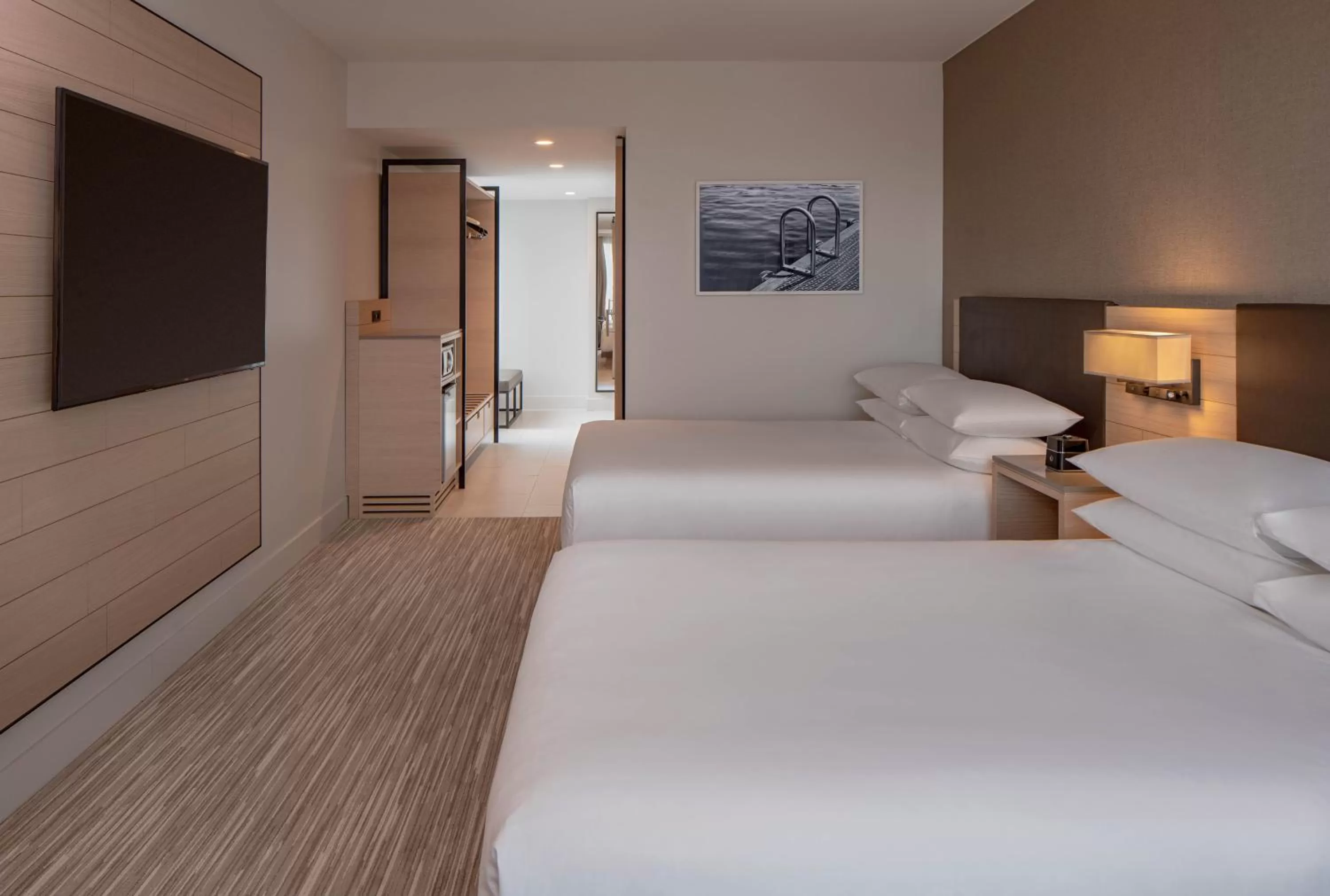 Corner Queen Room with Two Queen Beds and View in Hyatt Regency Seattle