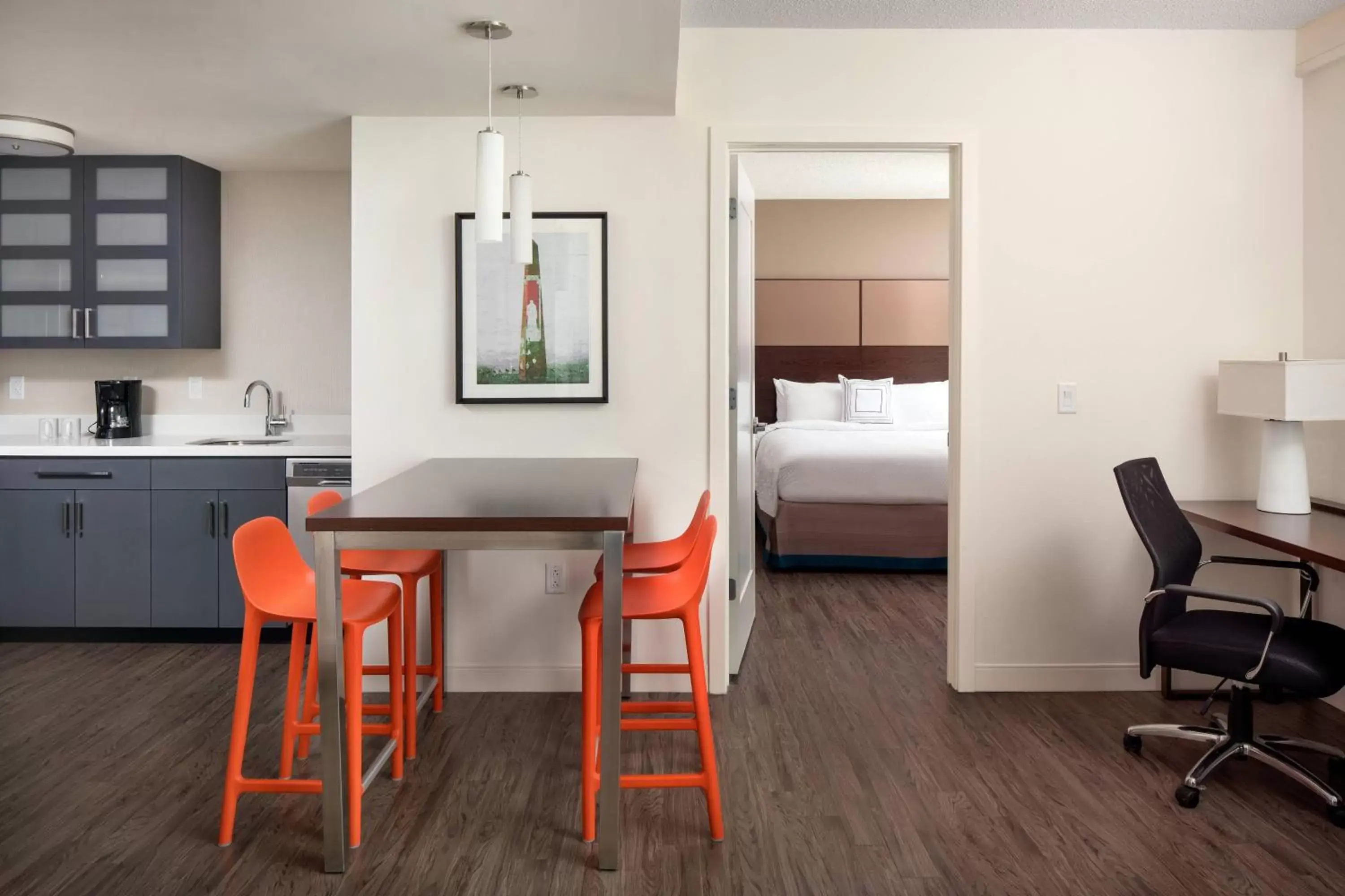 Kitchen or kitchenette, Dining Area in Residence Inn Washington Capitol Hill/Navy Yard