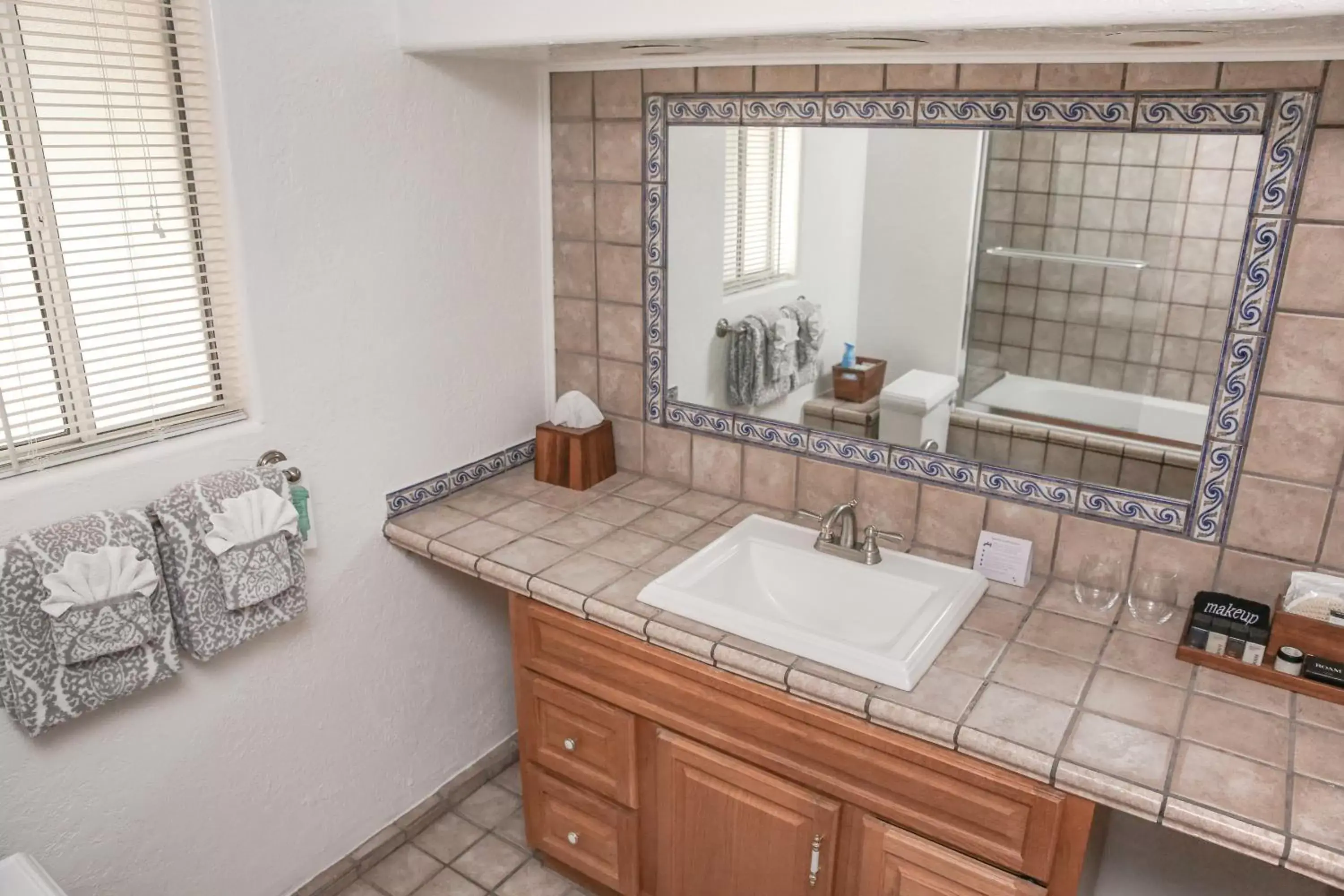 Shower, Bathroom in The Eden House Vineyard