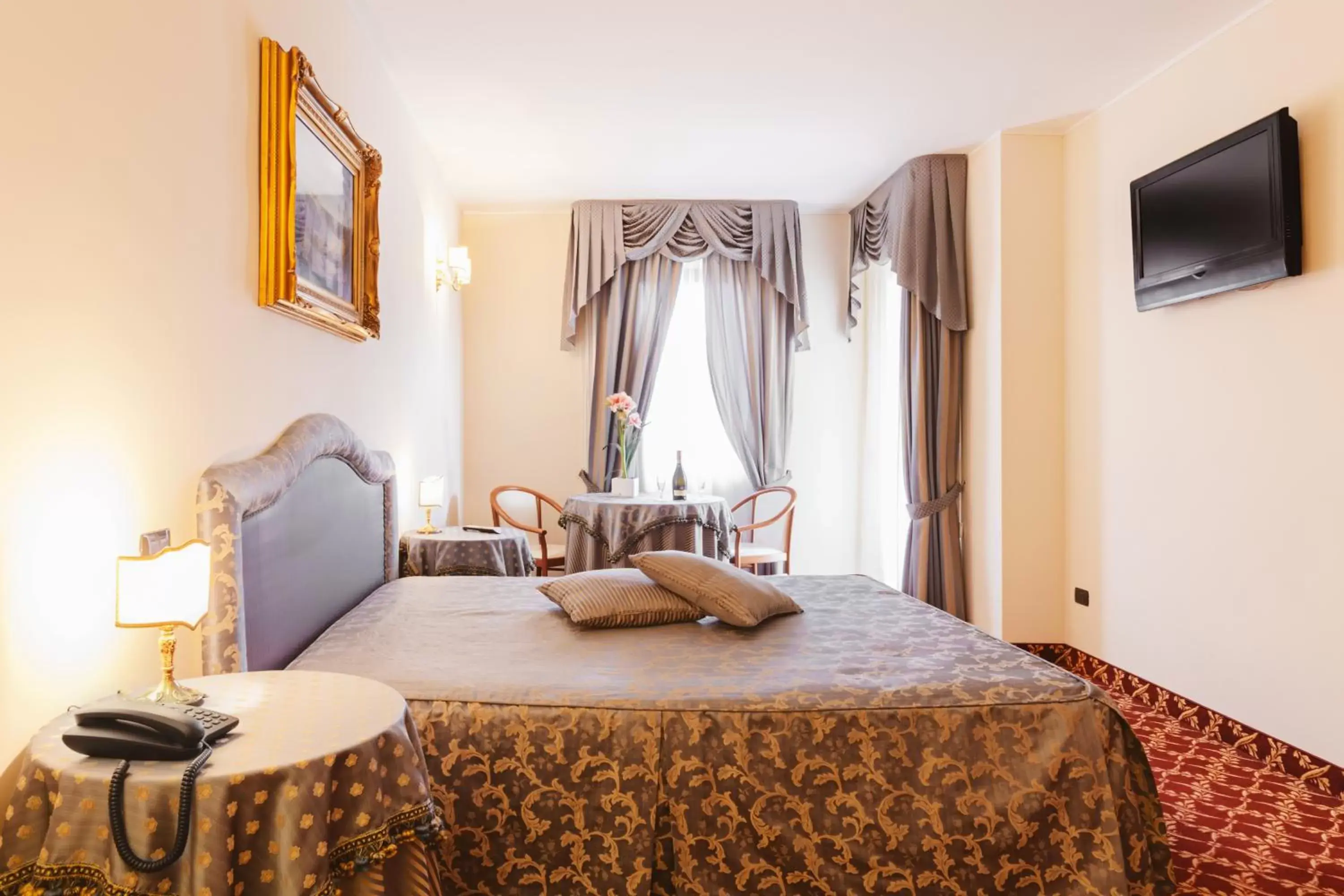 Photo of the whole room, Bed in Hotel Villa Del Sorriso