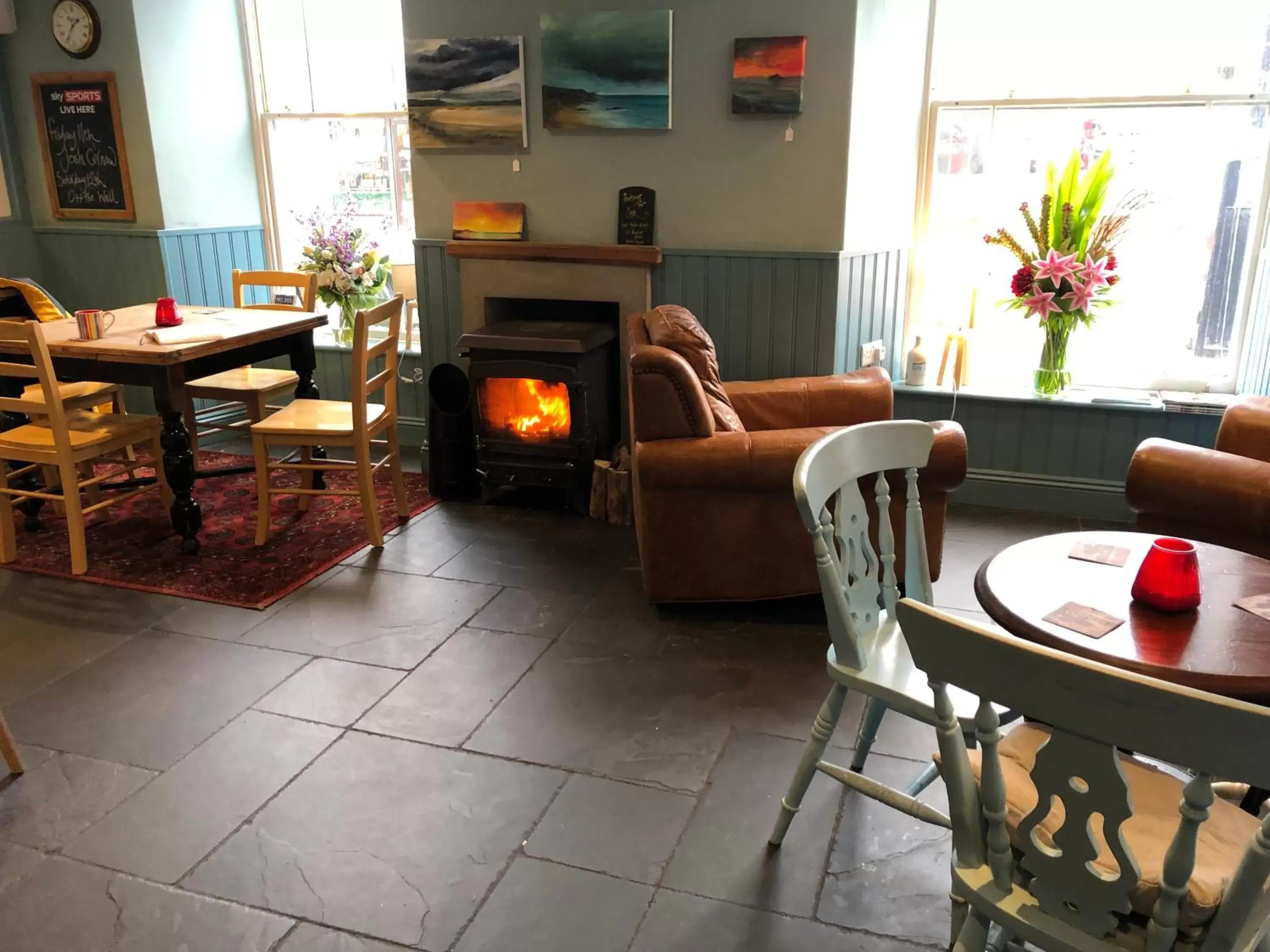 Living room, Seating Area in The Cornubia Inn