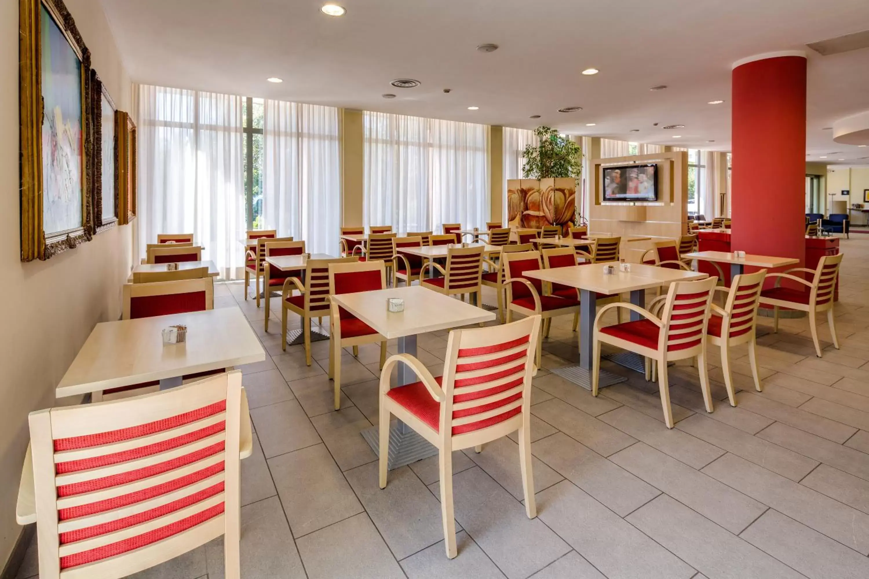 Breakfast, Restaurant/Places to Eat in Holiday Inn Express Parma, an IHG Hotel