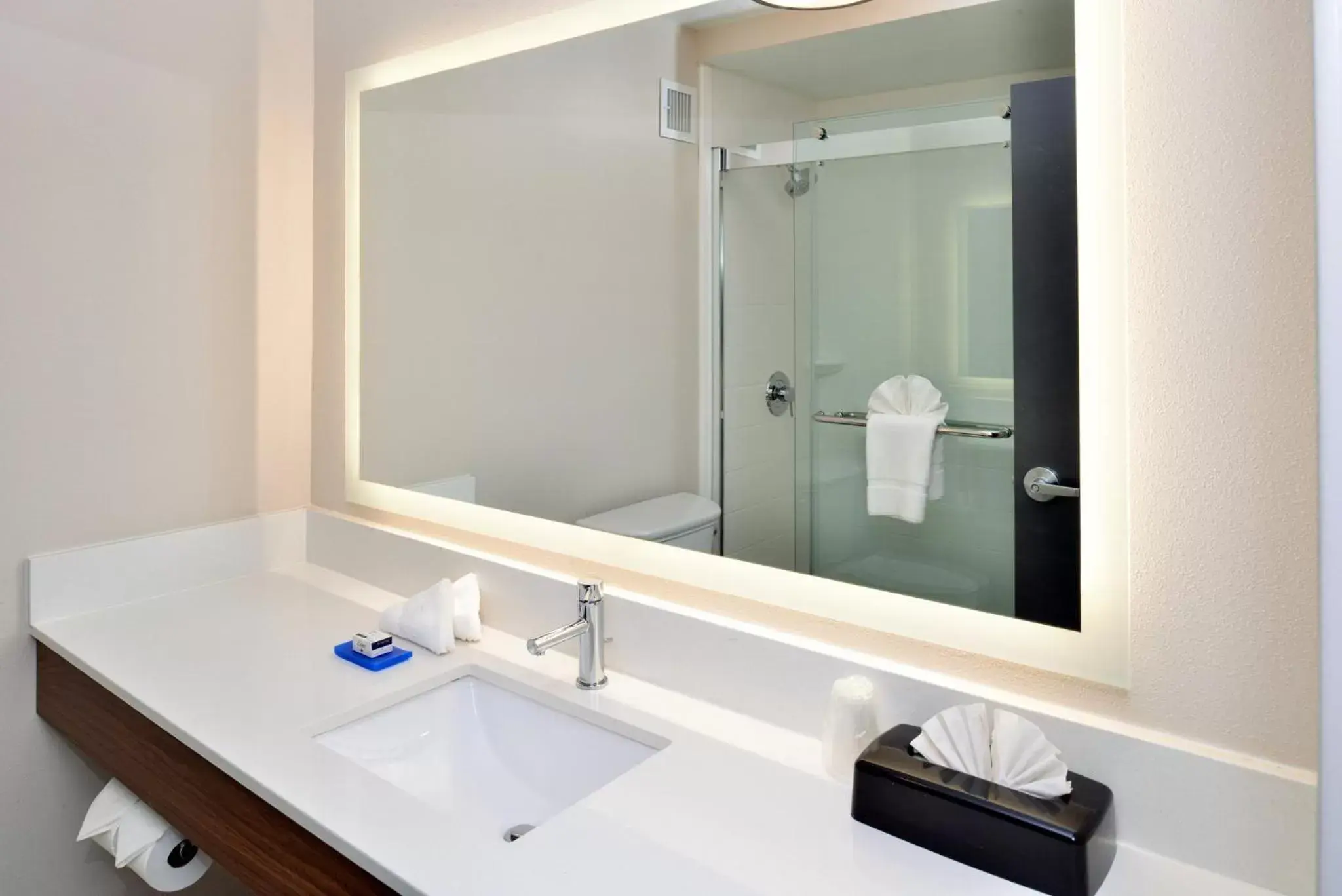 Photo of the whole room in Holiday Inn Express Winston-Salem Medical Ctr Area Photo of the whole room in Holiday Inn Express Winston-Salem Medical Ctr Area