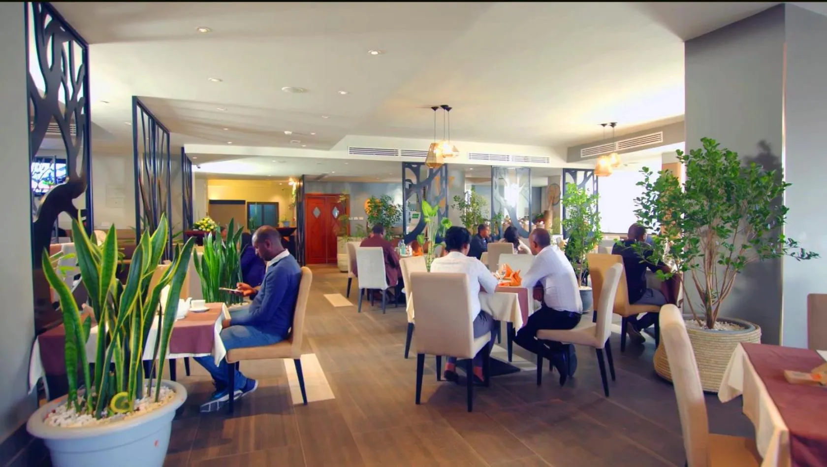 Restaurant/places to eat in Mado Hotel