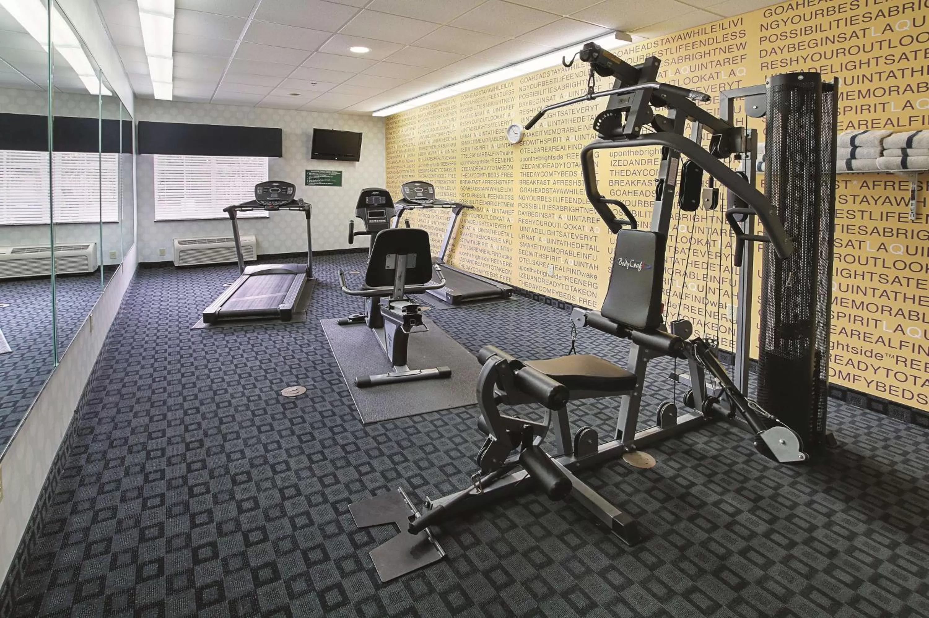 Fitness centre/facilities in La Quinta Inn & Suites by Wyndham South Dallas - Hutchins