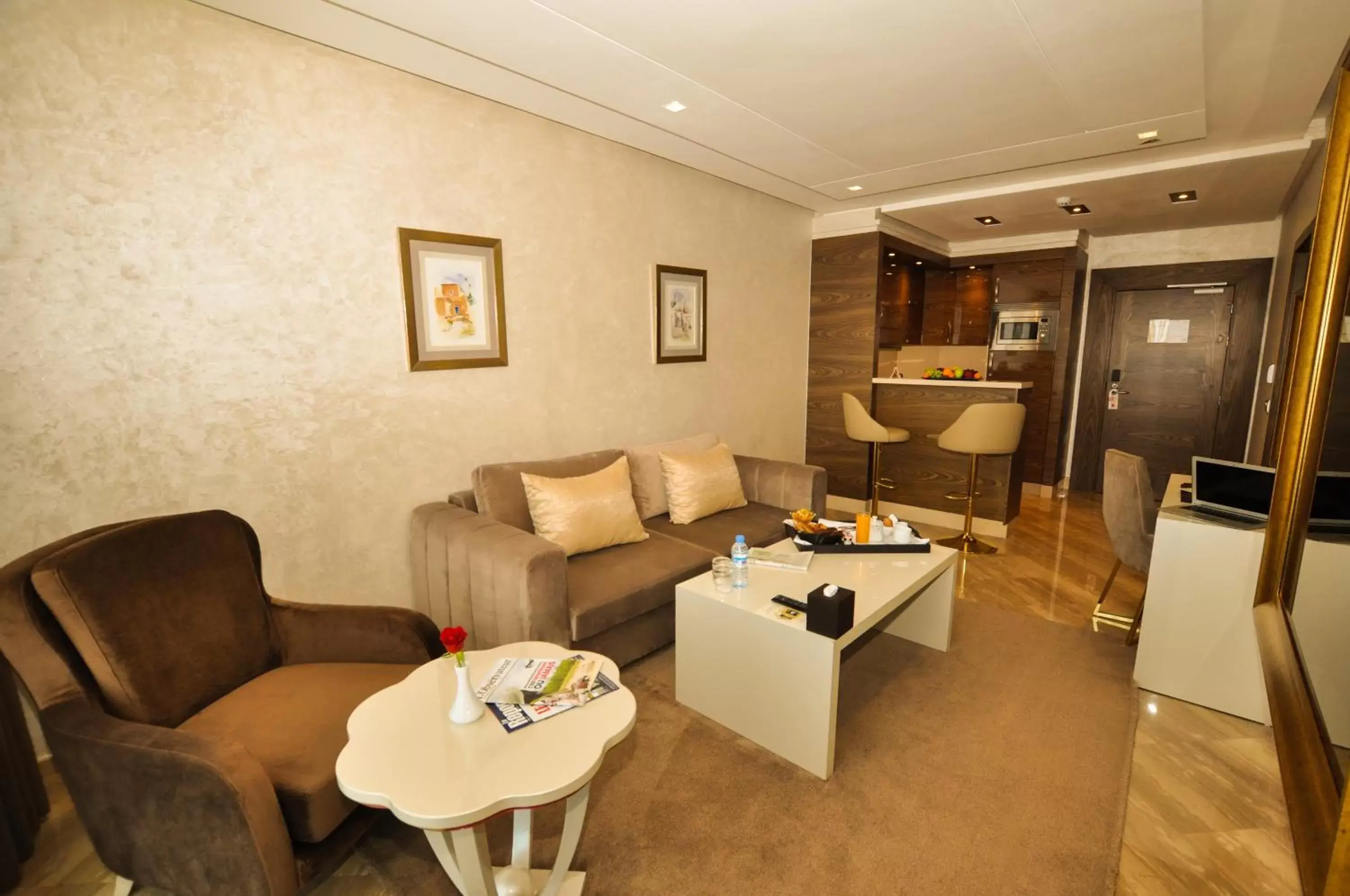 TV and multimedia, Seating Area in Suite Hotel Casa Diamond
