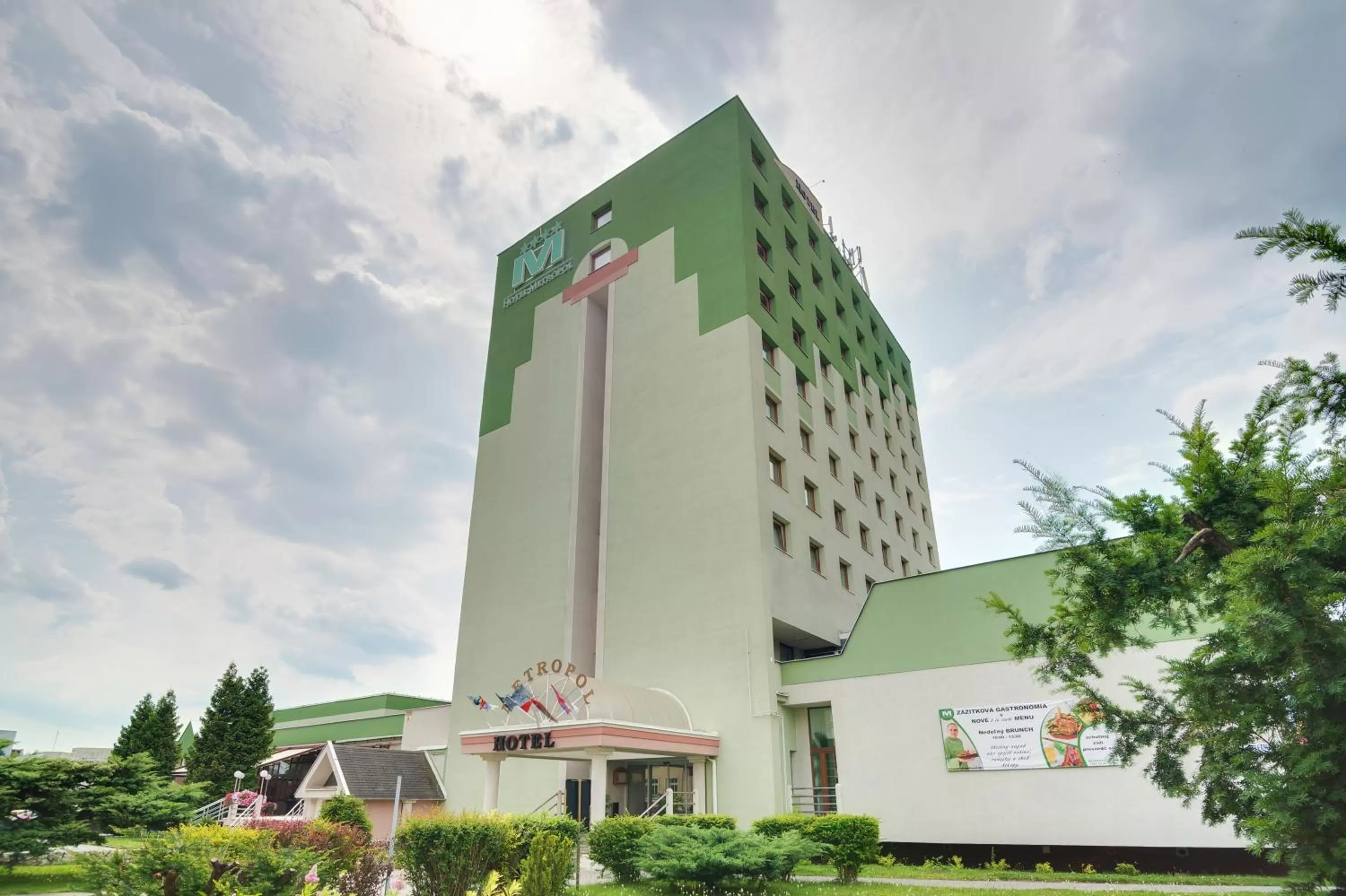 Property building in Hotel Metropol WELLNESS & CONGRESS HOTEL