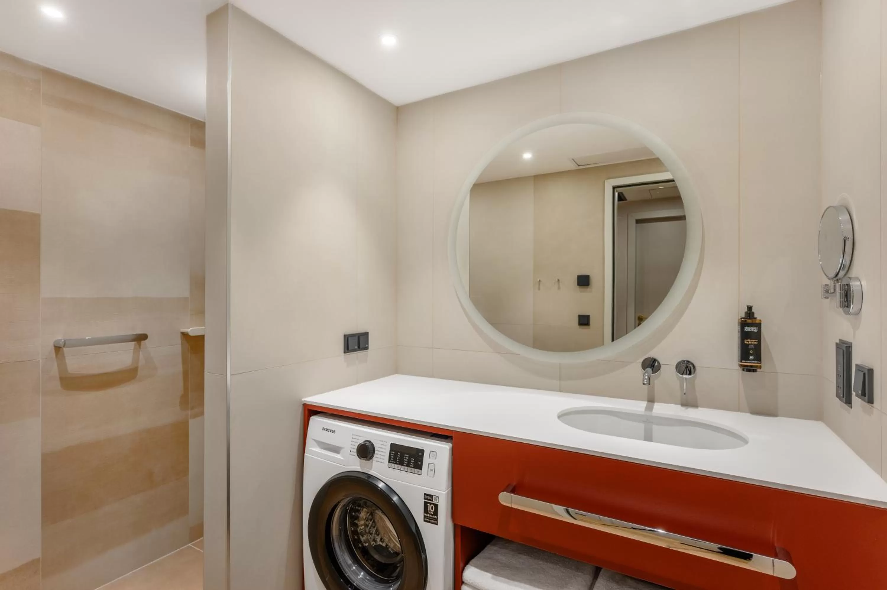 Shower in Mercure Debrecen