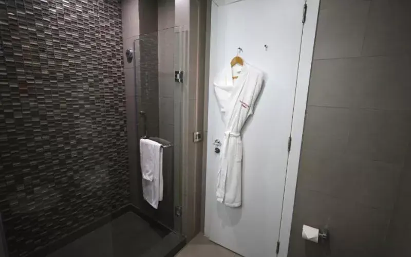 Bathroom in The Smallville Hotel