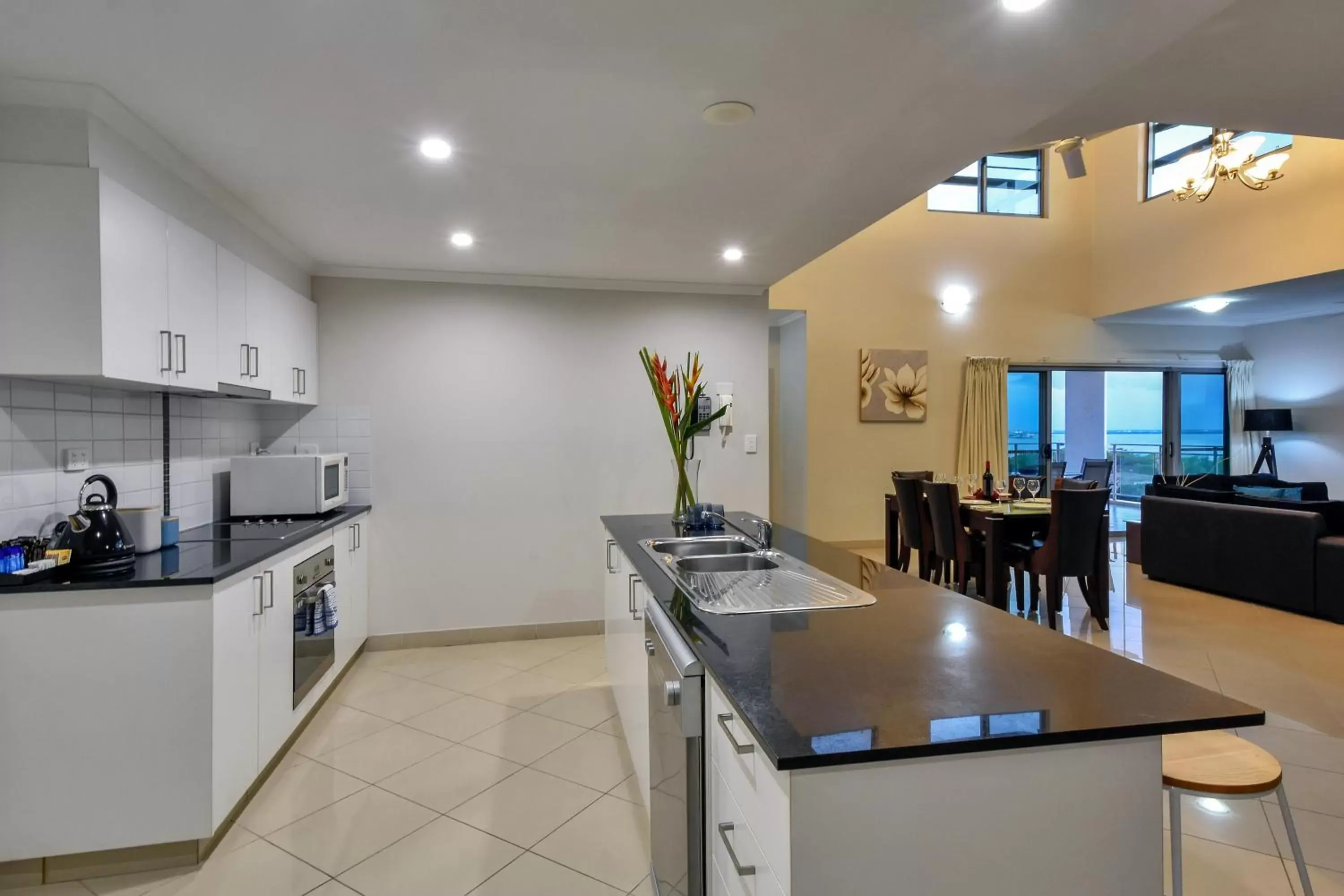 Kitchen or kitchenette, Kitchen/Kitchenette in Argus Apartments Darwin