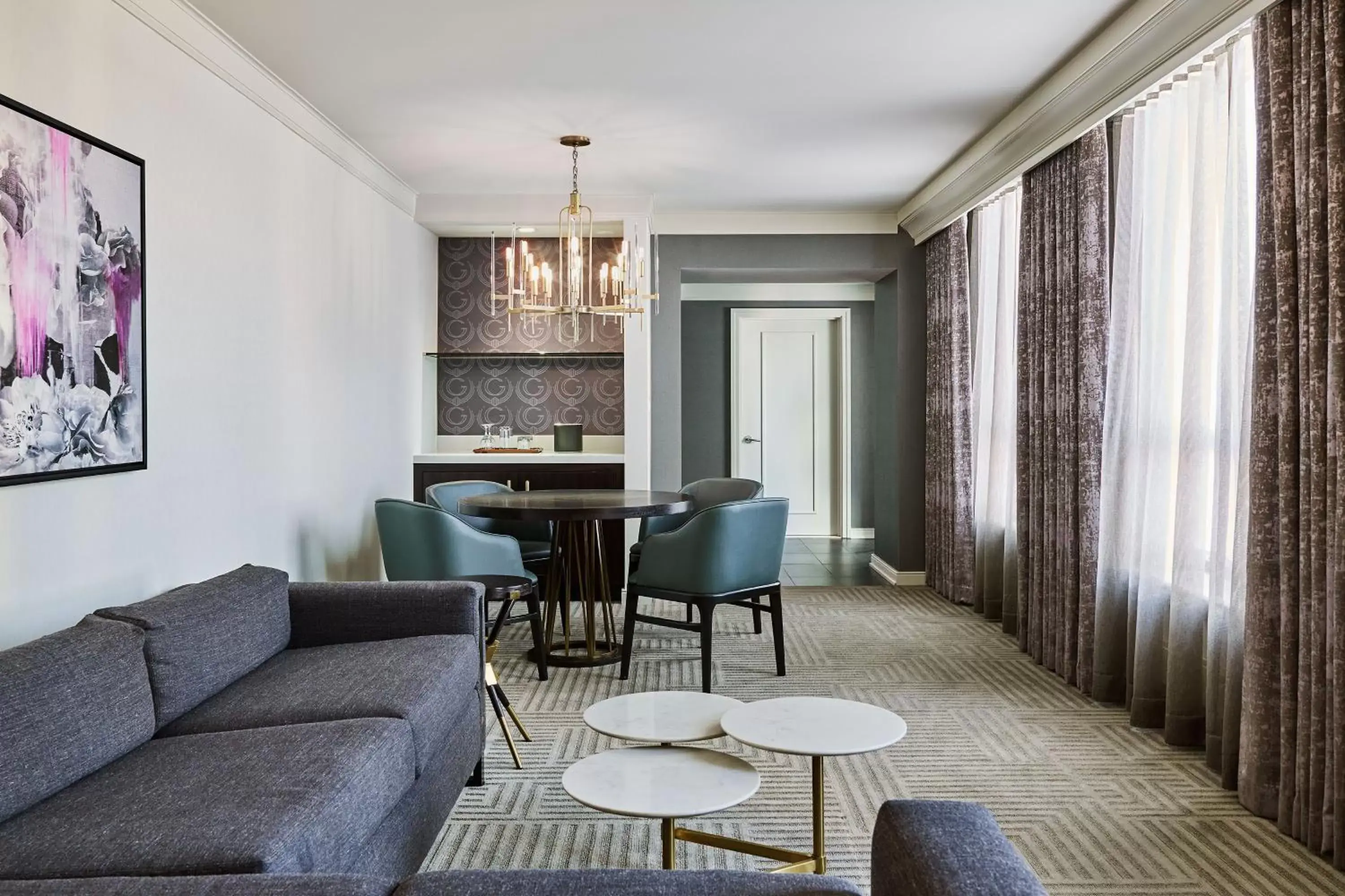 Living room, Seating Area in The Gwen, a Luxury Collection Hotel, Michigan Avenue Chicago