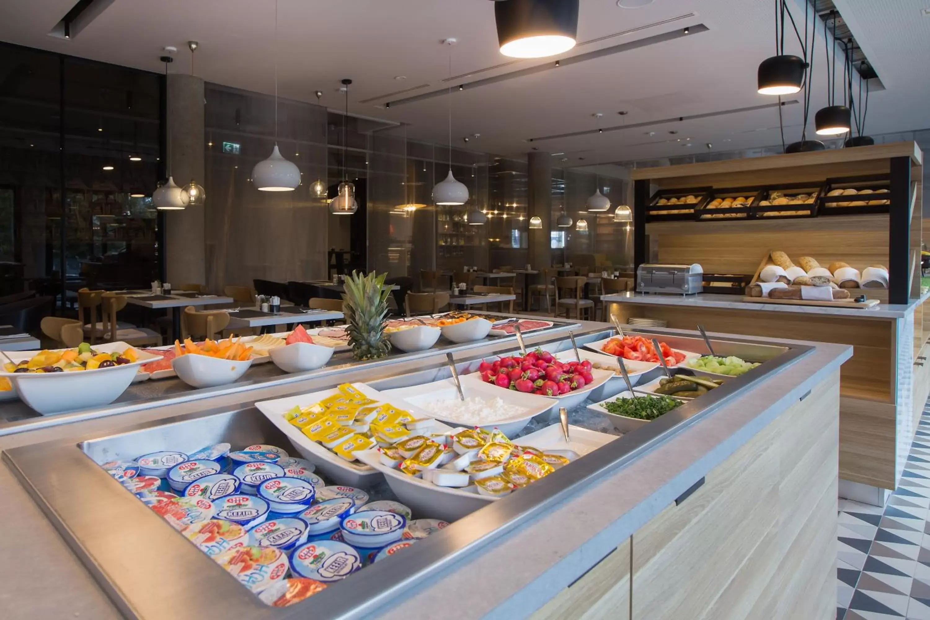 Restaurant/places to eat, Food in Novotel Wrocław Centrum