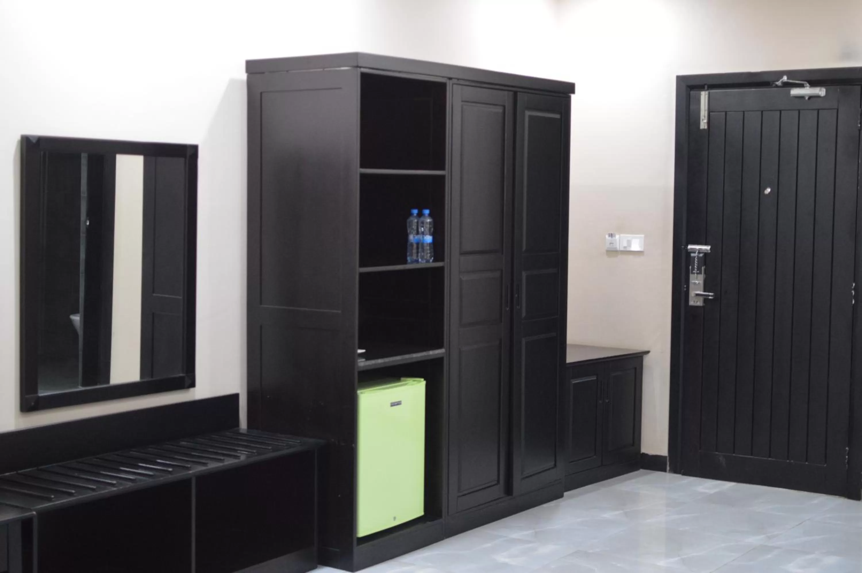 oven in Palm Kalash Hotel