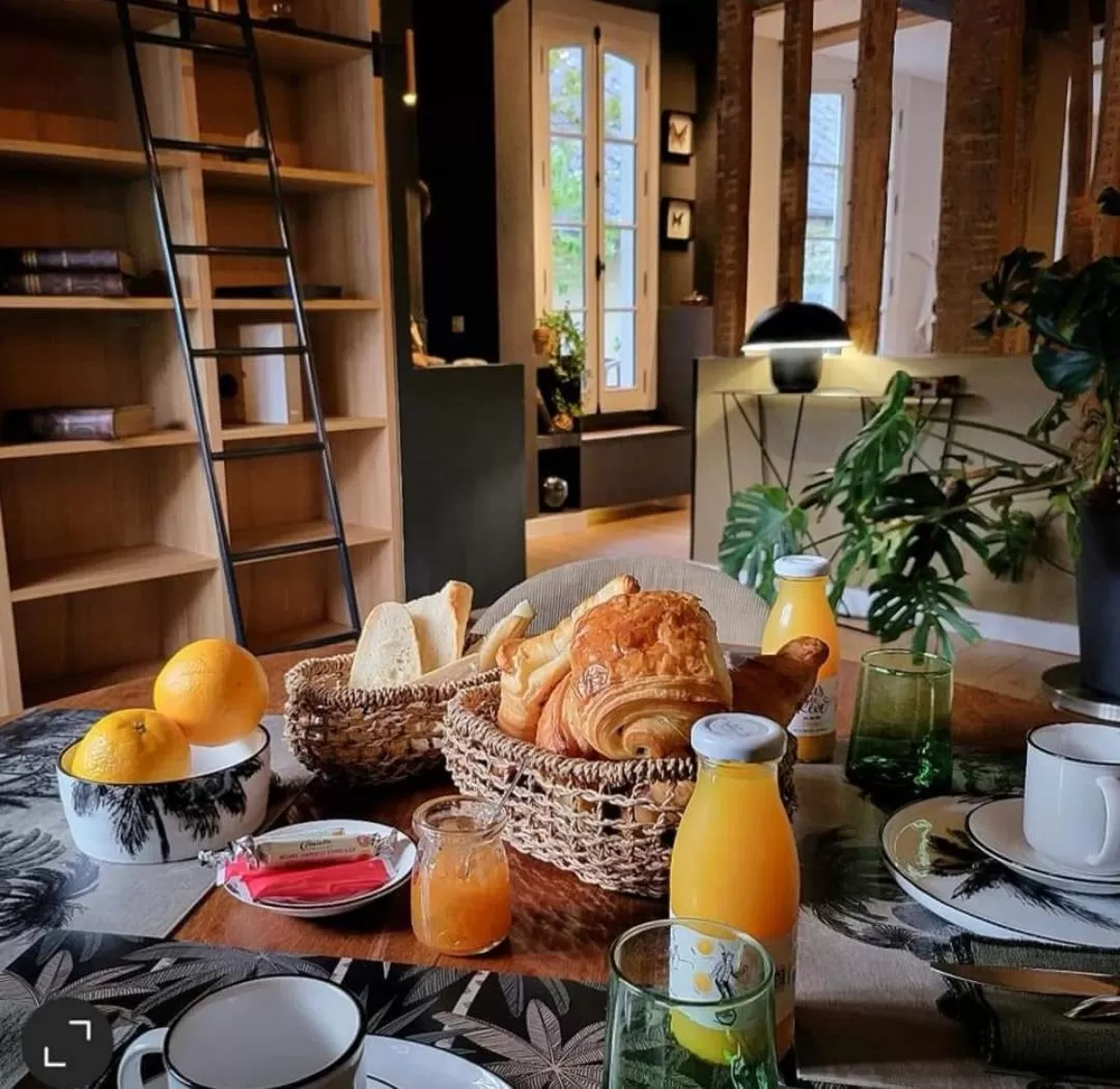 Breakfast in Maison d'hôtes du Jardin