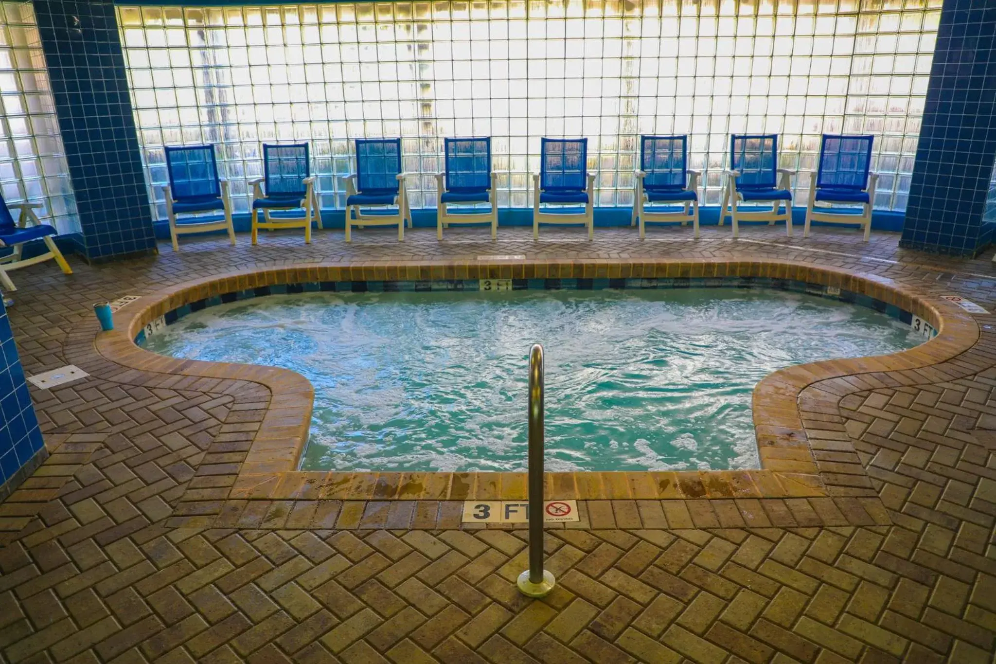 Hot Tub, Swimming Pool in Avista Resort