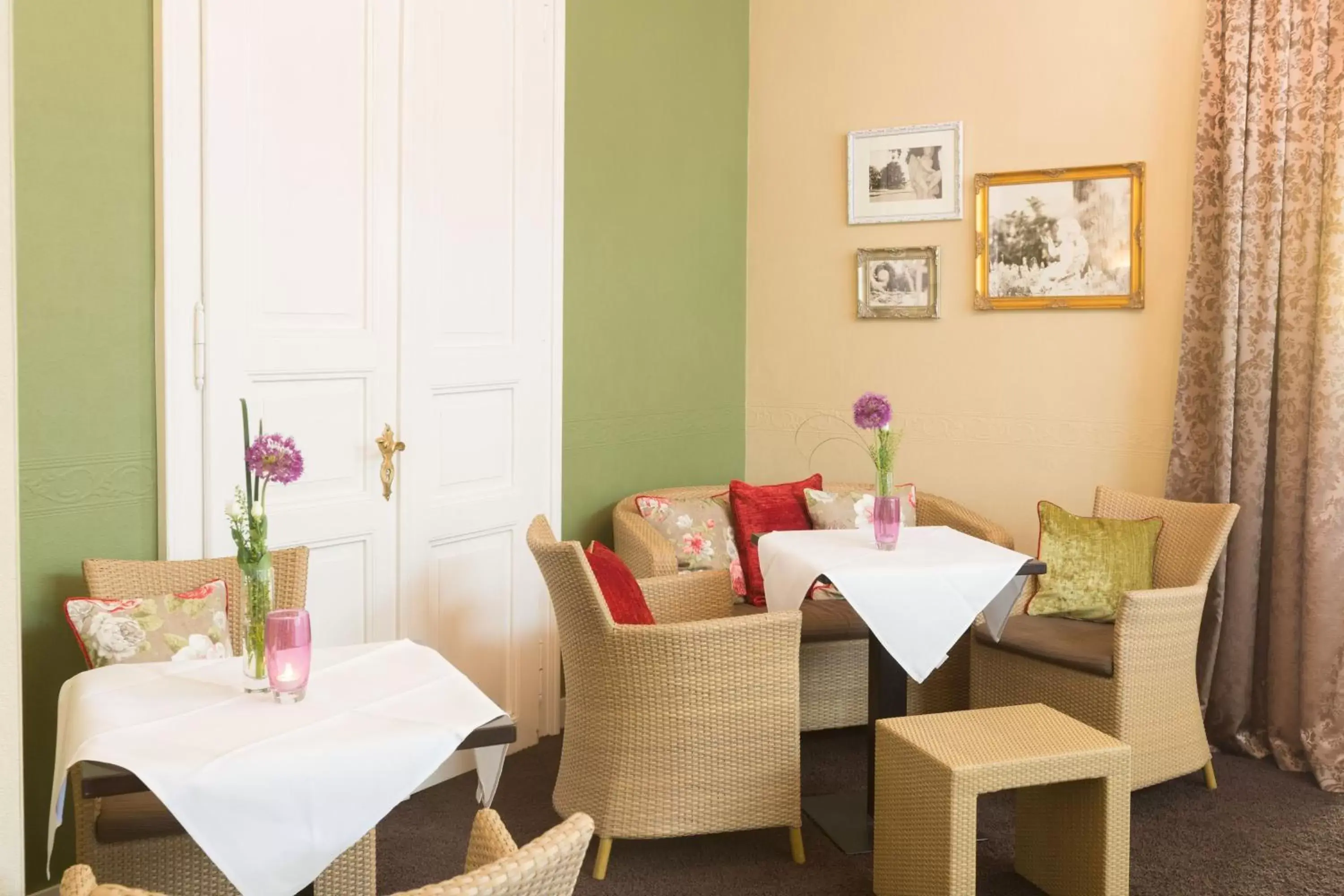 Lounge or bar, Restaurant/Places to Eat in Parkhotel Bilm im Glück am Stadtrand Hannovers