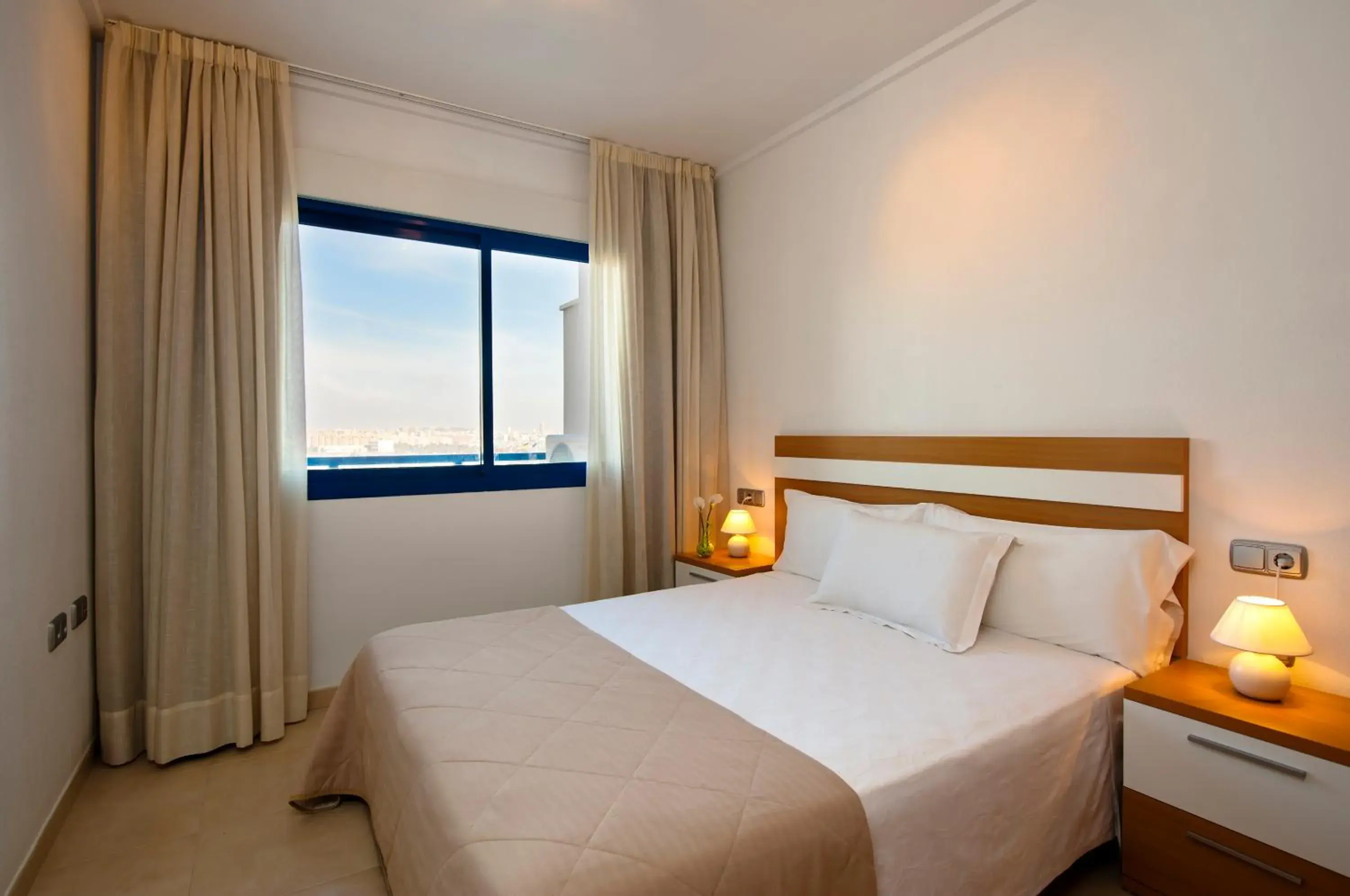 Bedroom, Bed in Alicante Hills