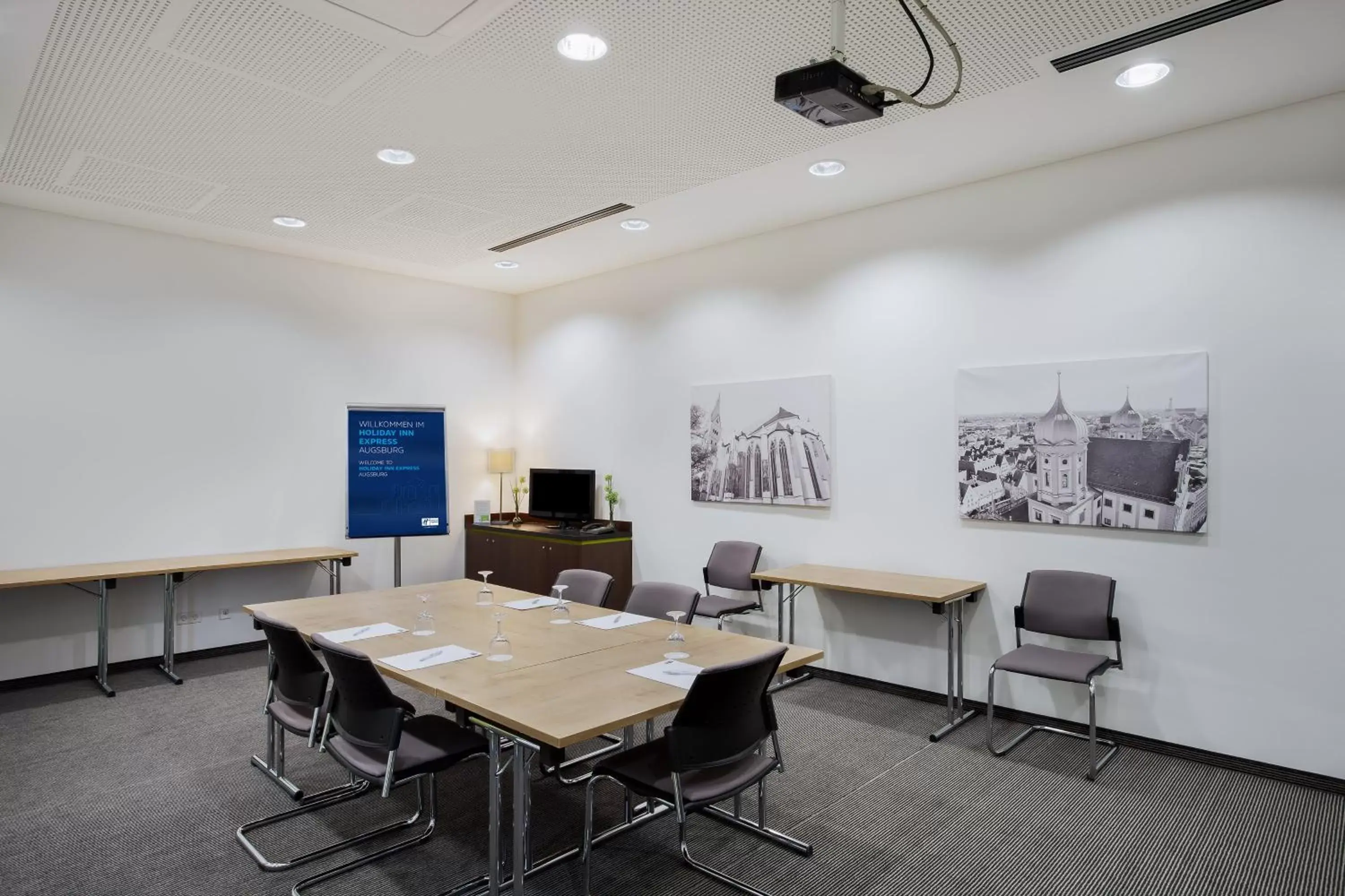 Meeting/conference room in Holiday Inn Express Augsburg, an IHG Hotel