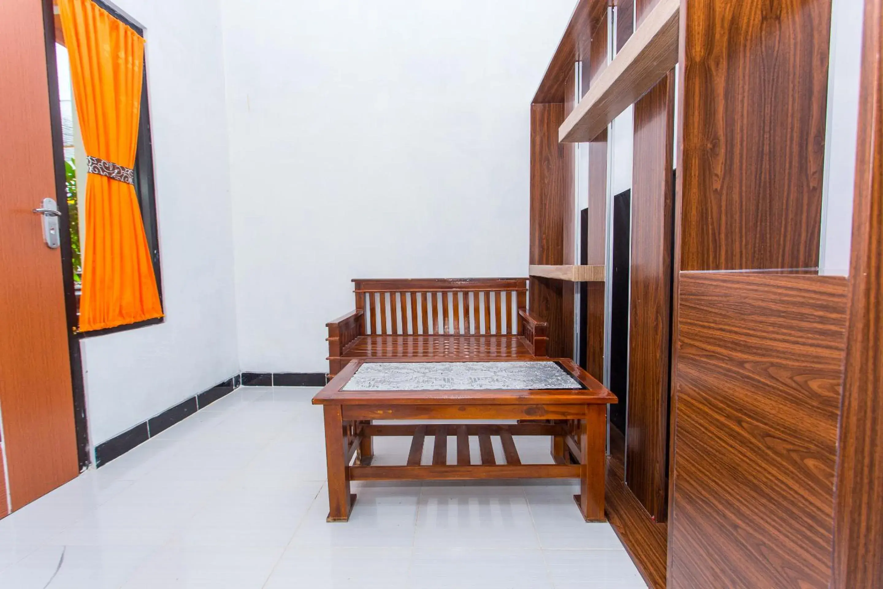 Seating Area in SUPER OYO 2873 Griya Annisa