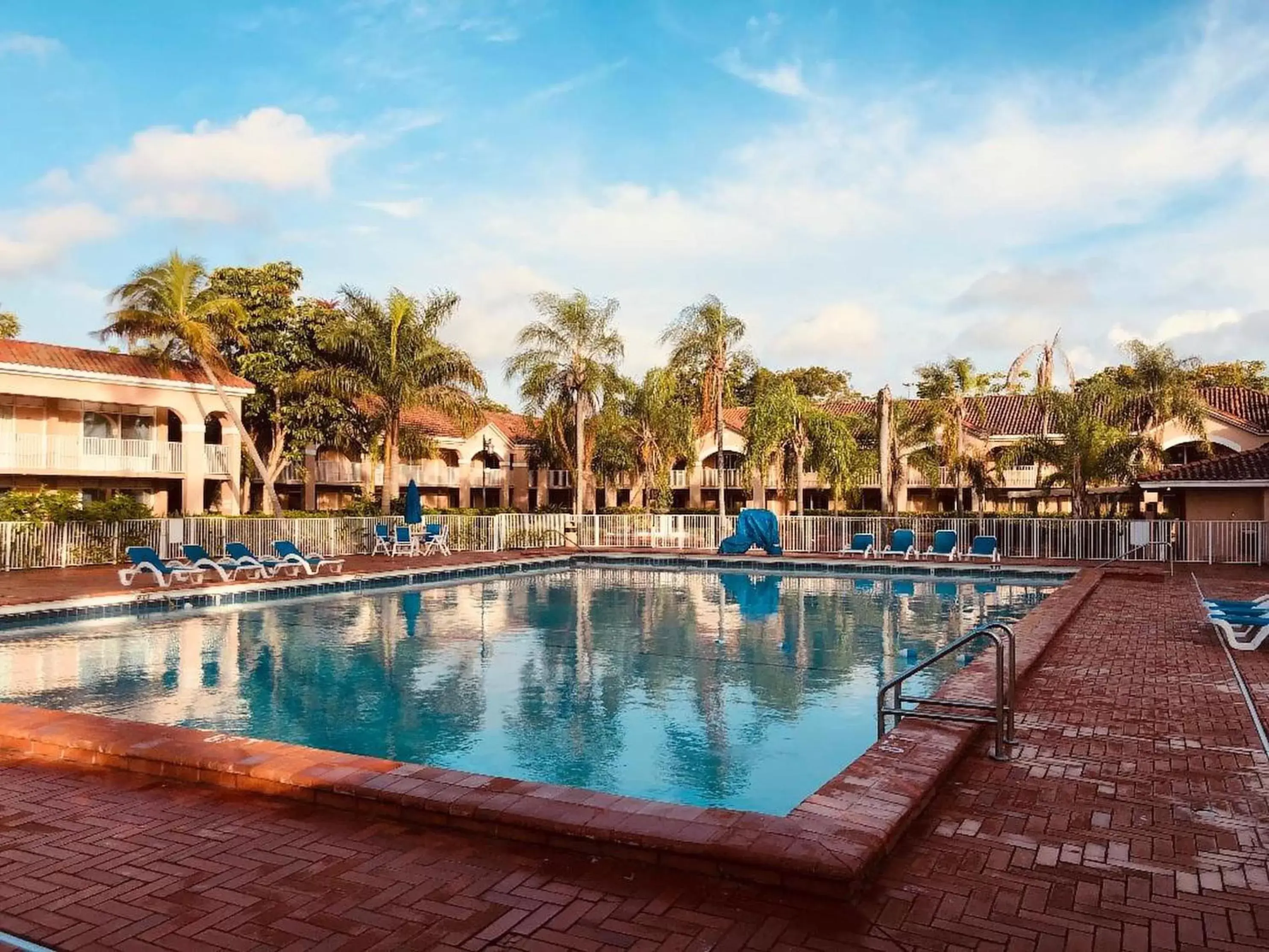 Swimming Pool in Grand Palms Spa & Golf Resort