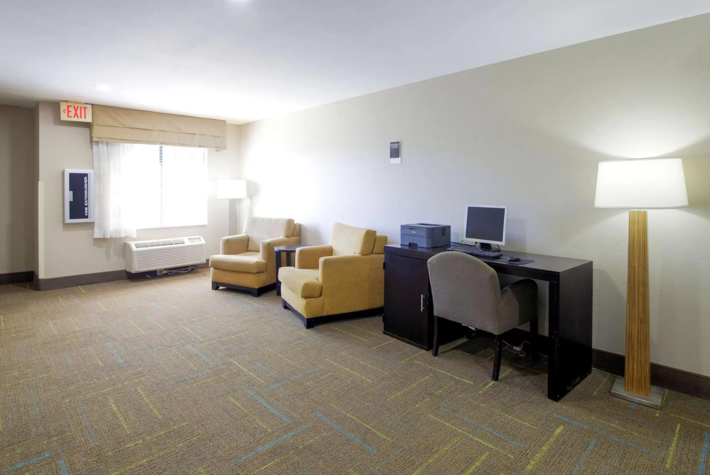 On site, Seating Area in Sleep Inn & Suites Chesapeake - Portsmouth