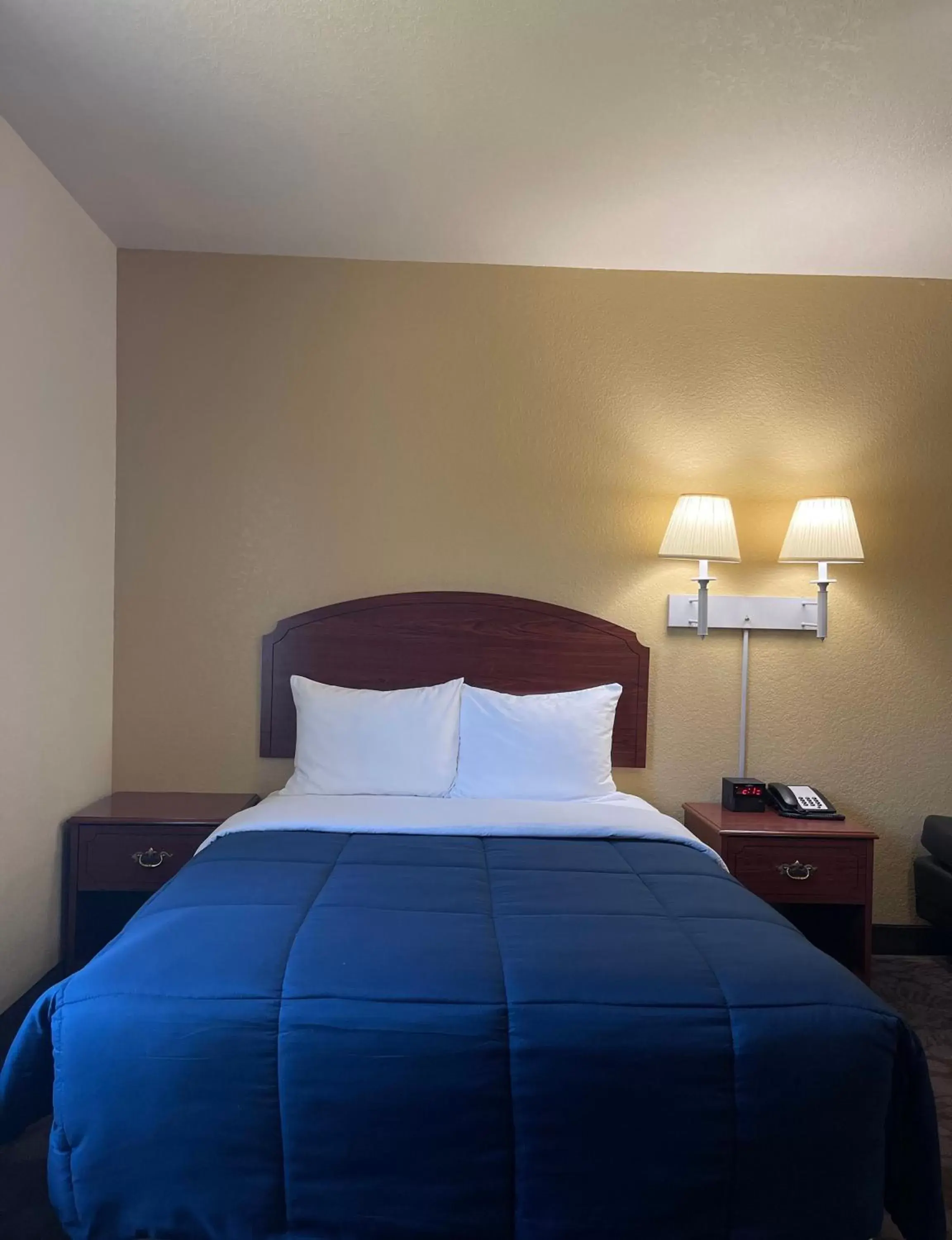 Bed in Candlelight Inn & Suites Hwy 69 near McAlester Bed in Candlelight Inn & Suites Hwy 69 near McAlester