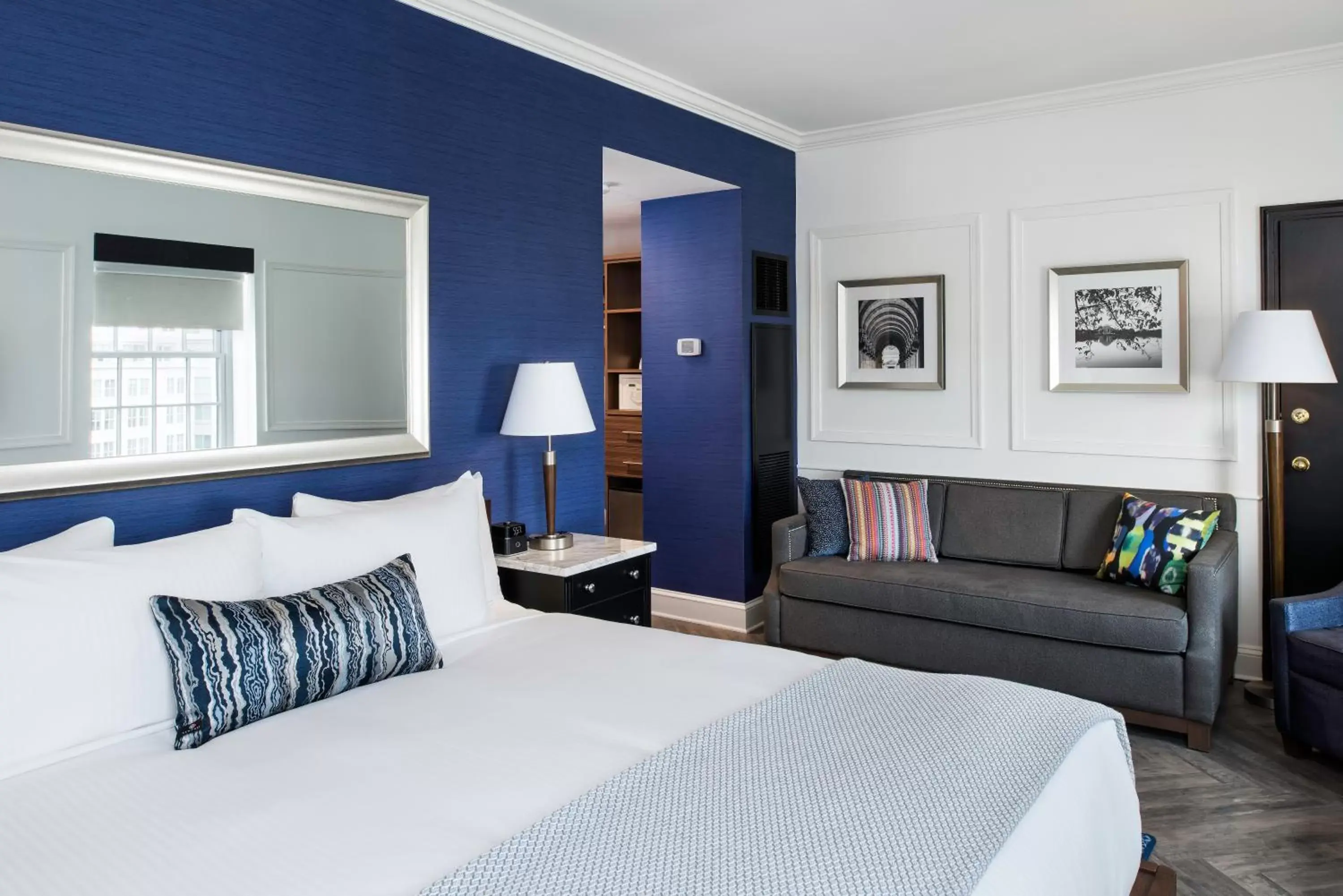 Bedroom, Bed in Phoenix Park Hotel