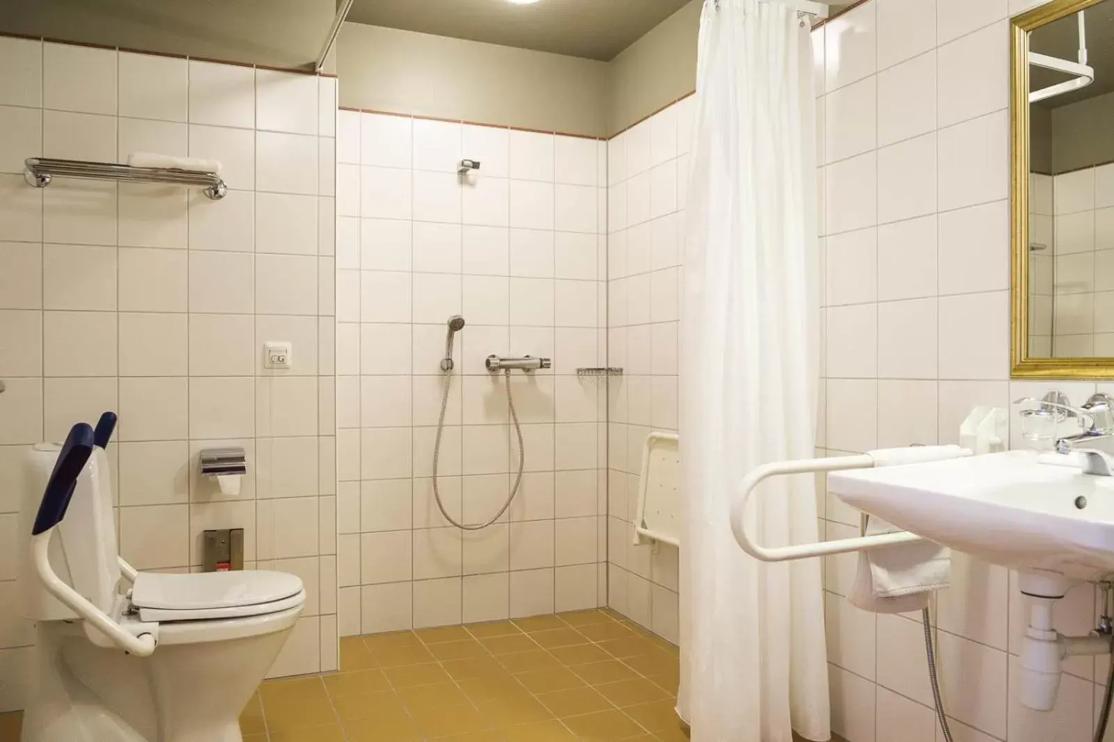 Toilet, Bathroom in Grand Hotel Viljandi